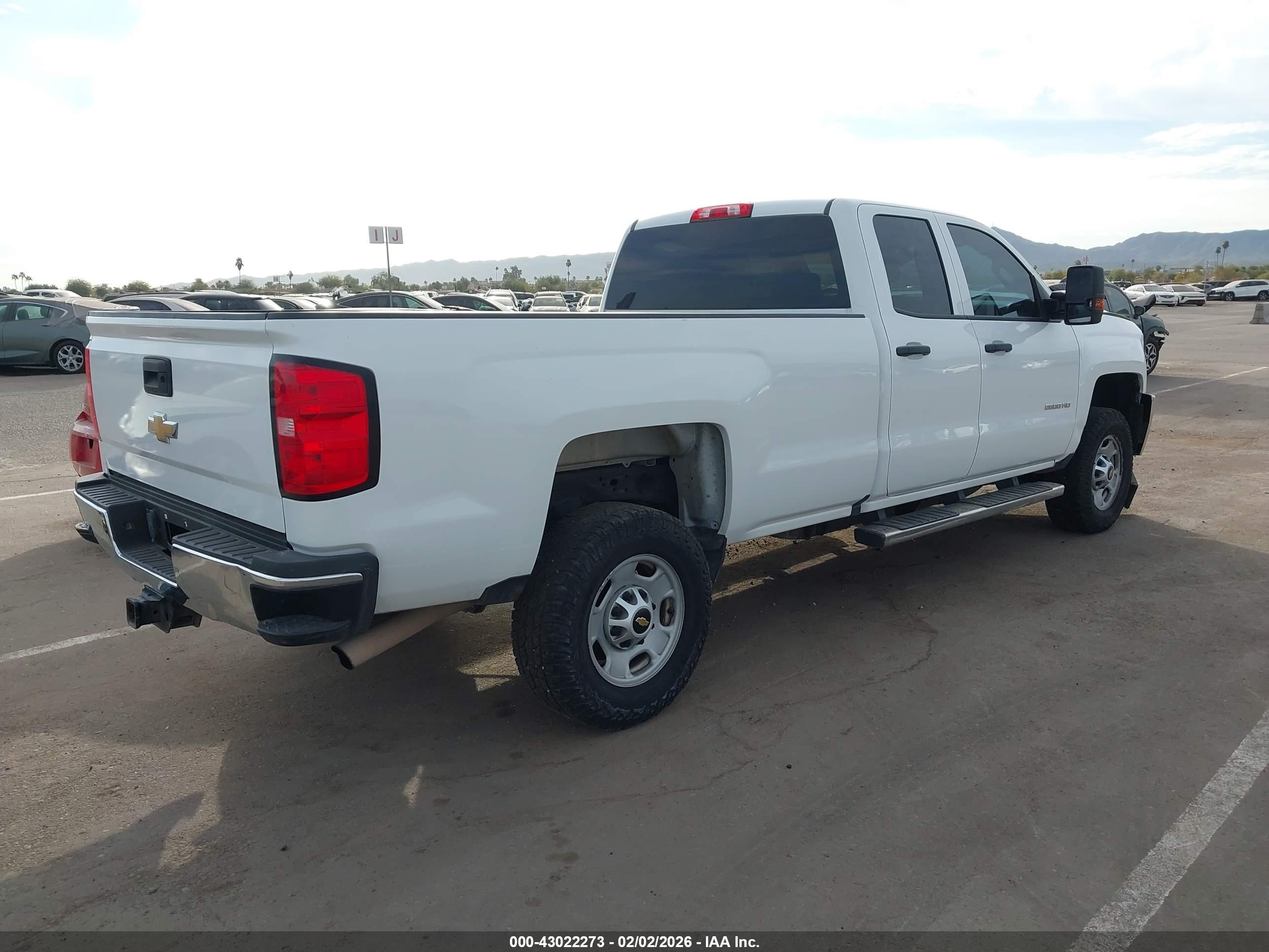 CHEVROLET SILVERADO image 4