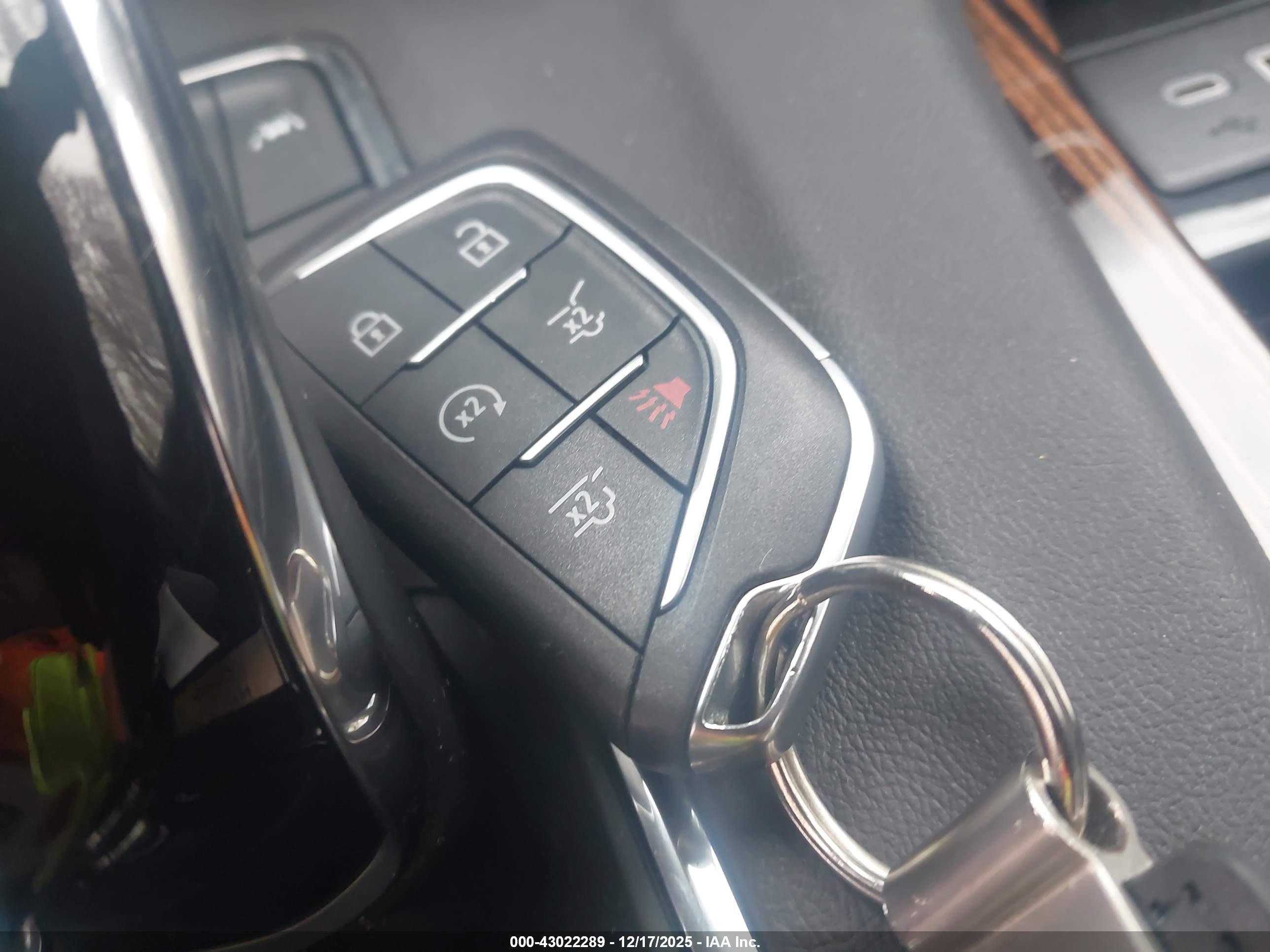 CADILLAC ESCALADE image 11