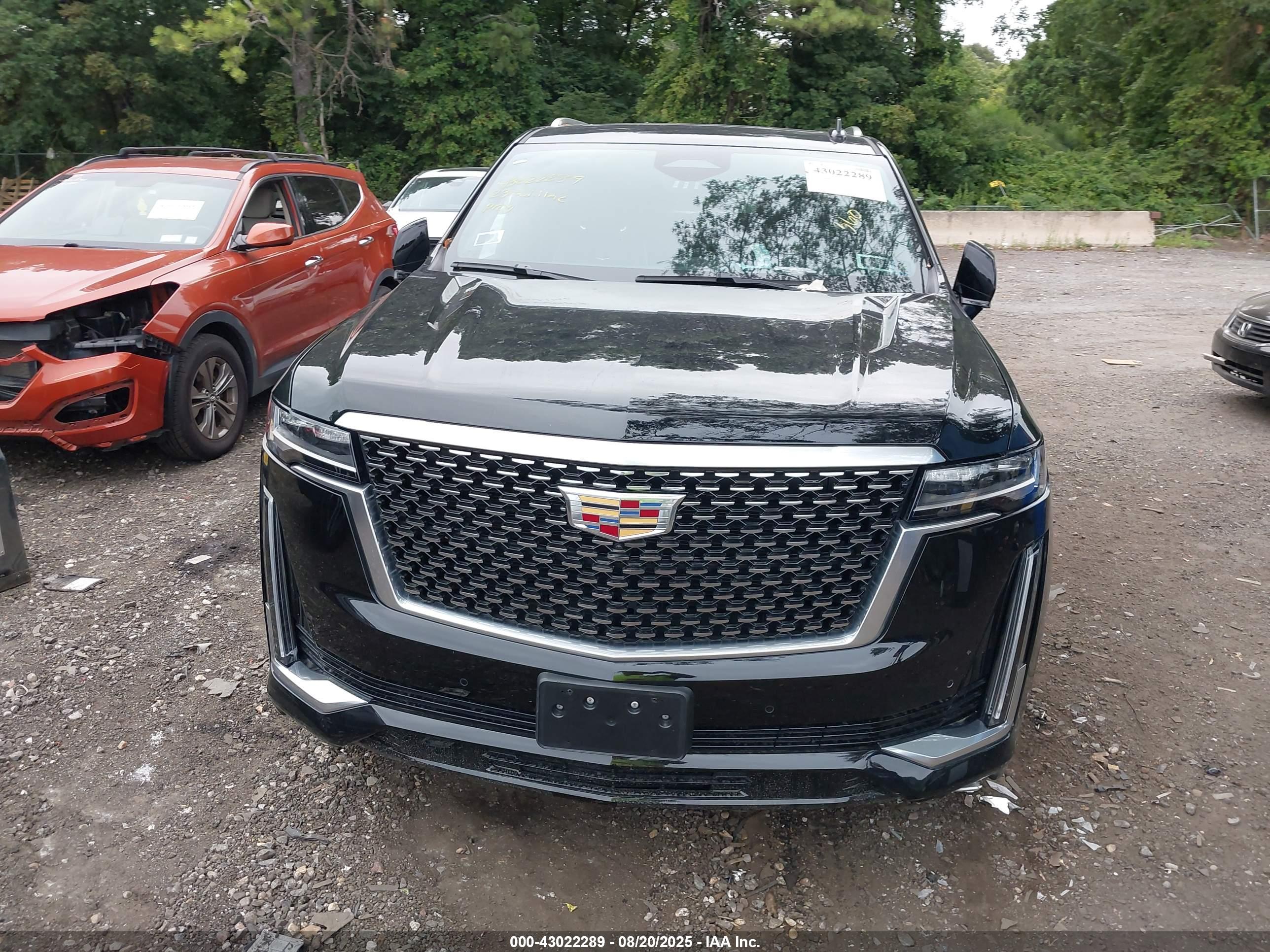 CADILLAC ESCALADE image 6