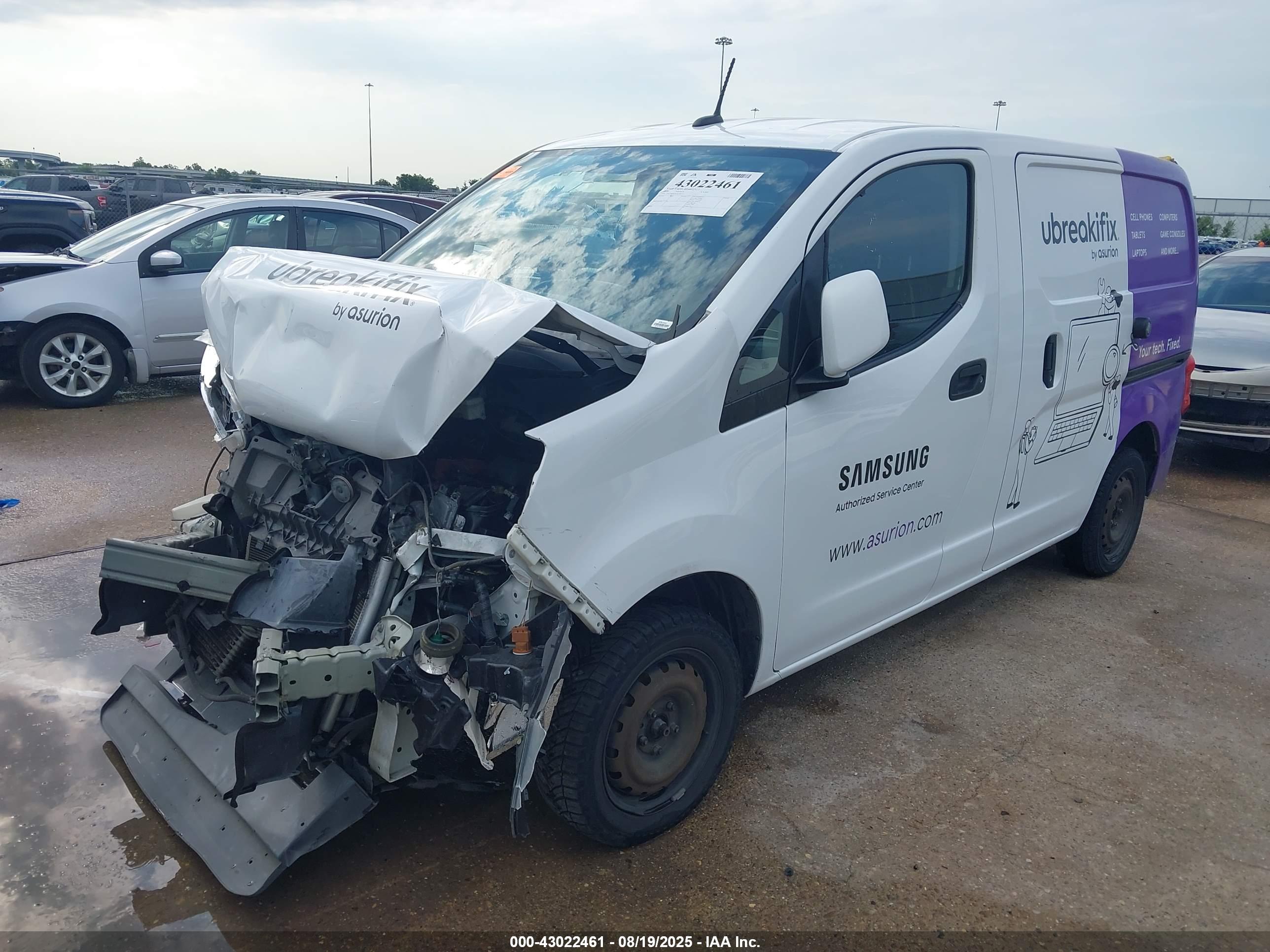 NISSAN NV200 image 2