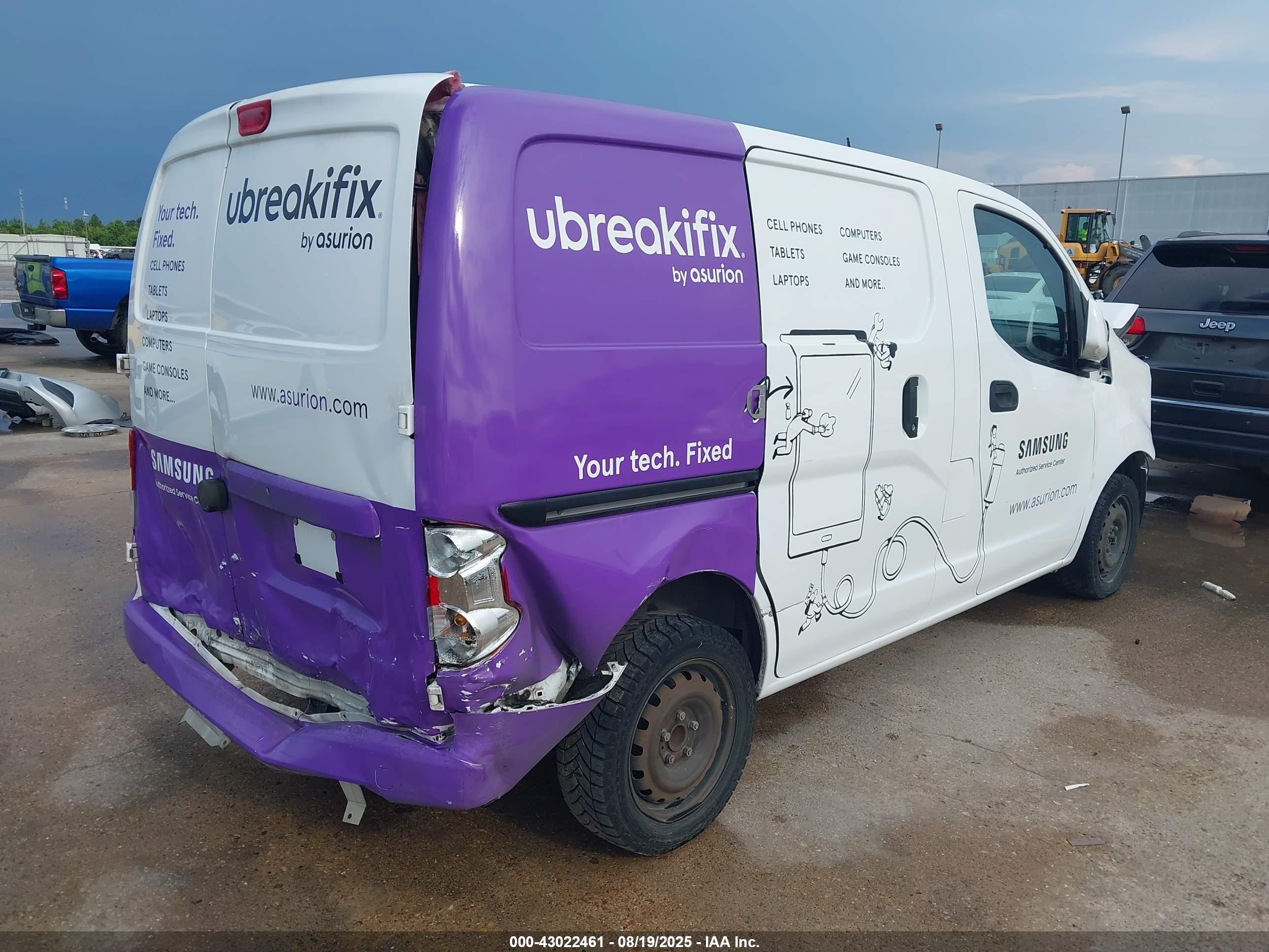 NISSAN NV200 image 4