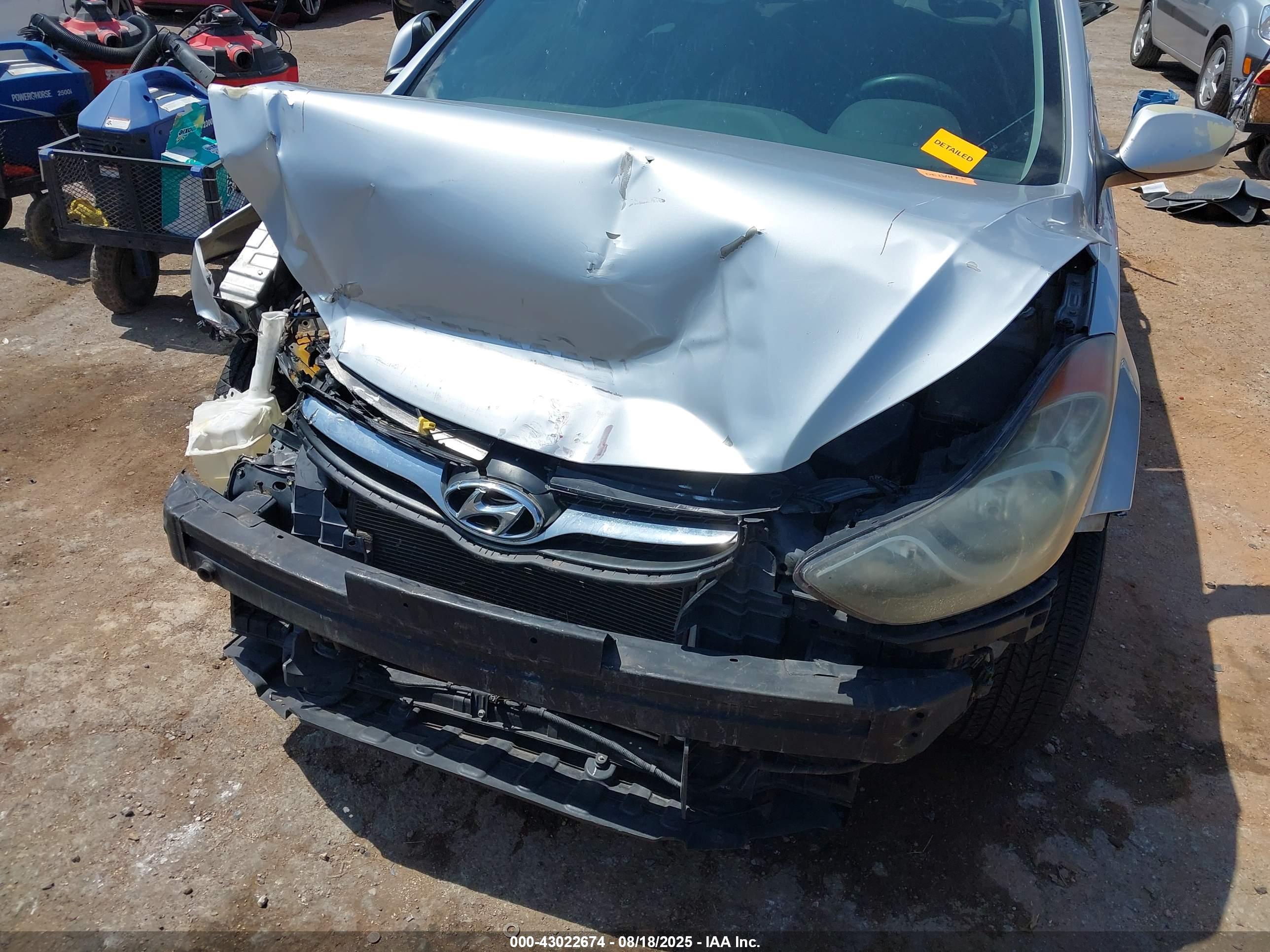 HYUNDAI ELANTRA image 6