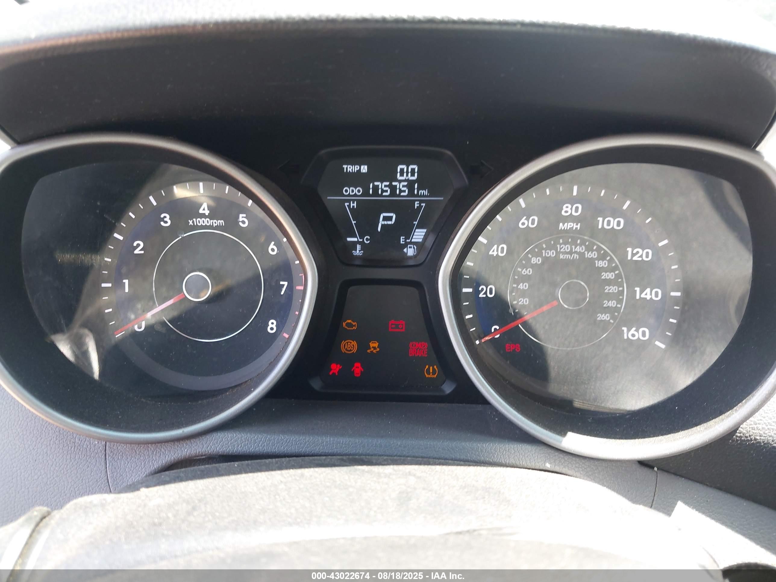 HYUNDAI ELANTRA image 7