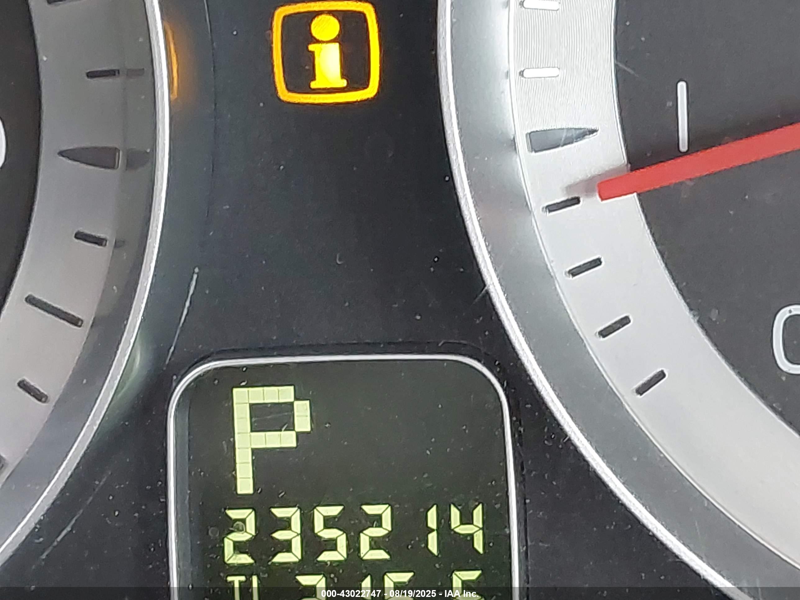 VOLVO C70 image 7