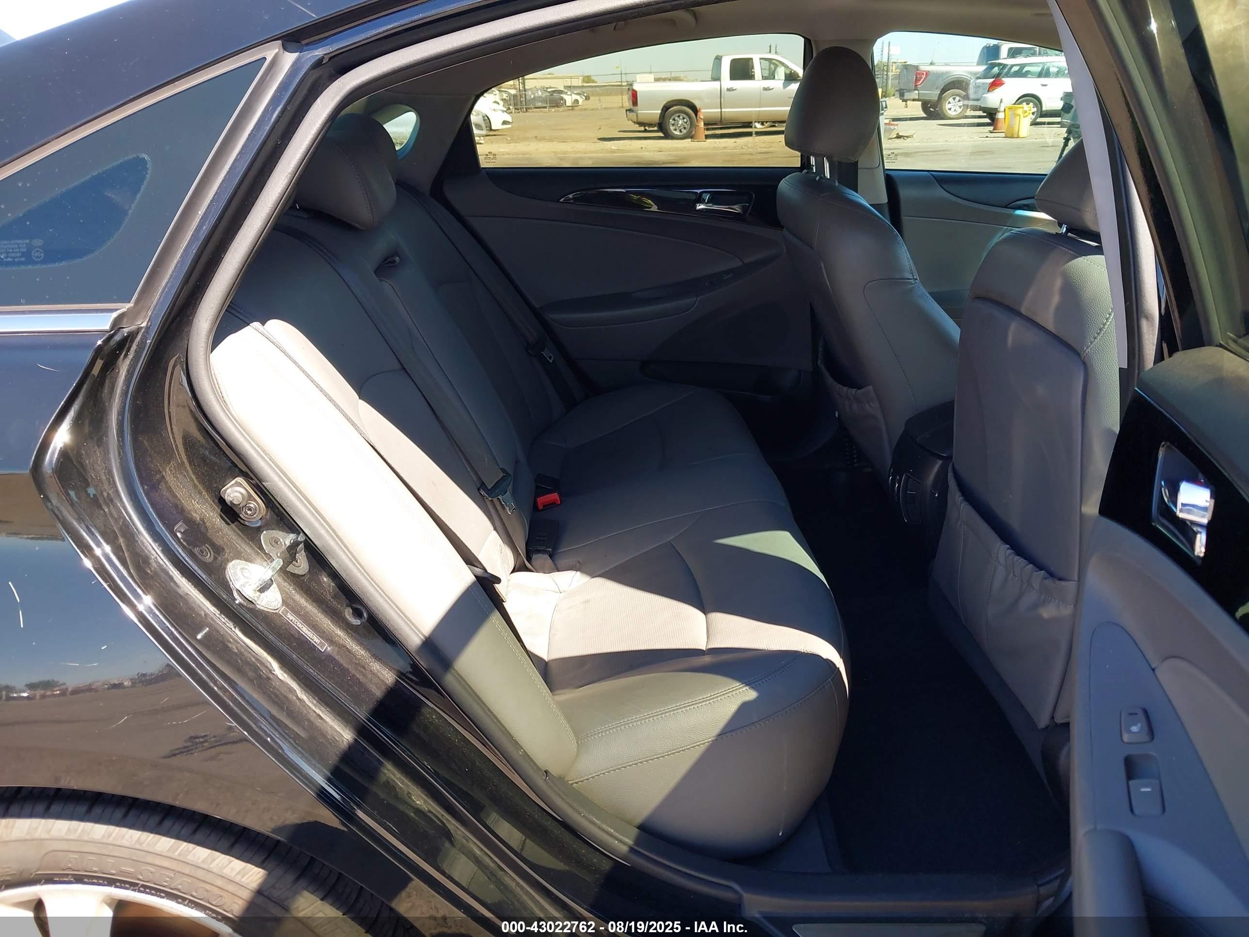 HYUNDAI SONATA image 8