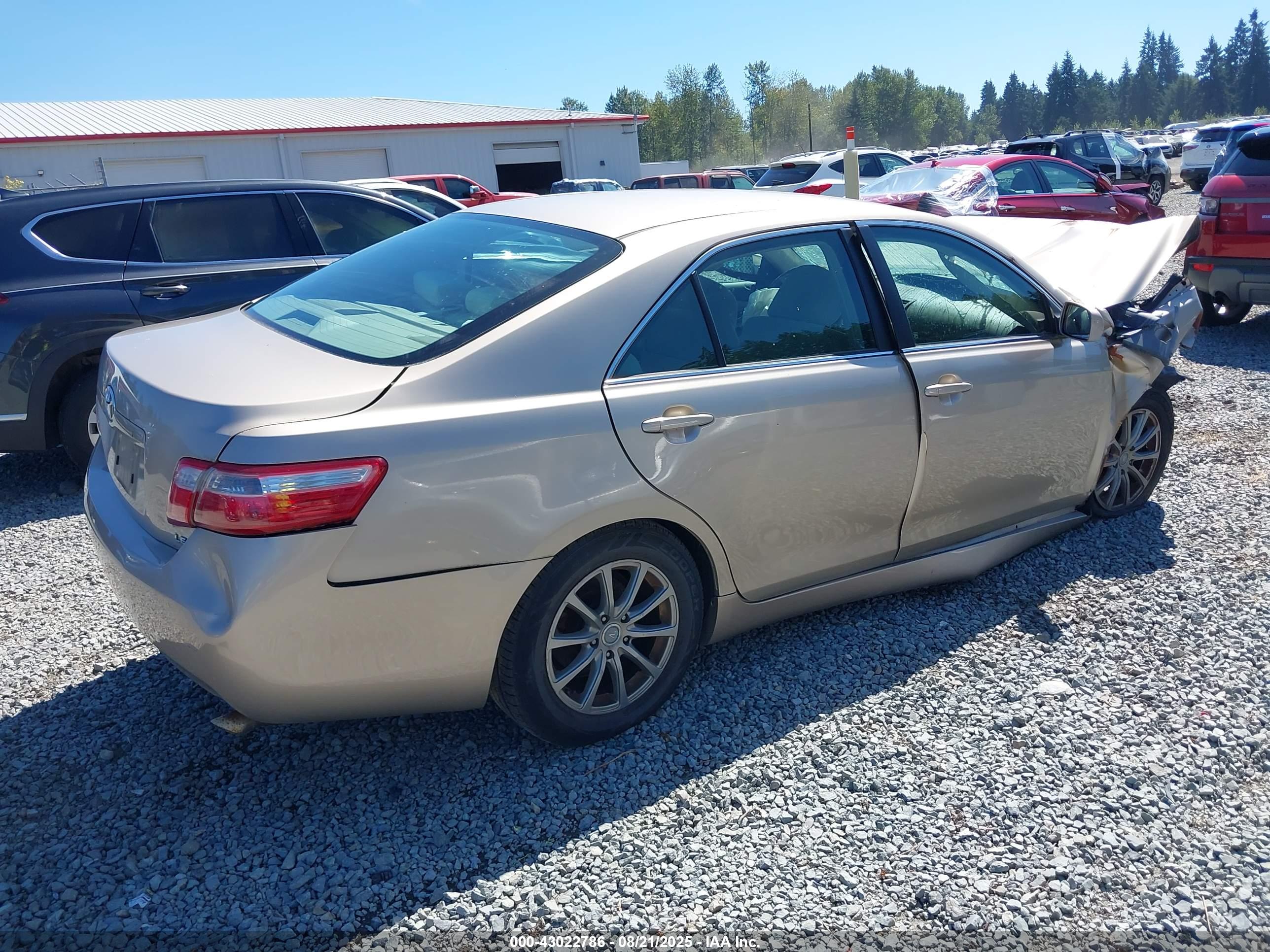 TOYOTA CAMRY image 4