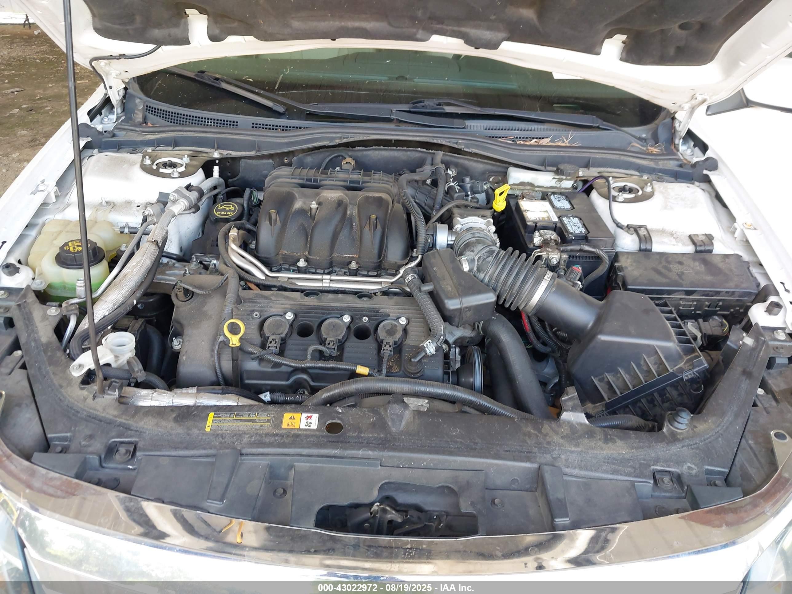 FORD FUSION image 10