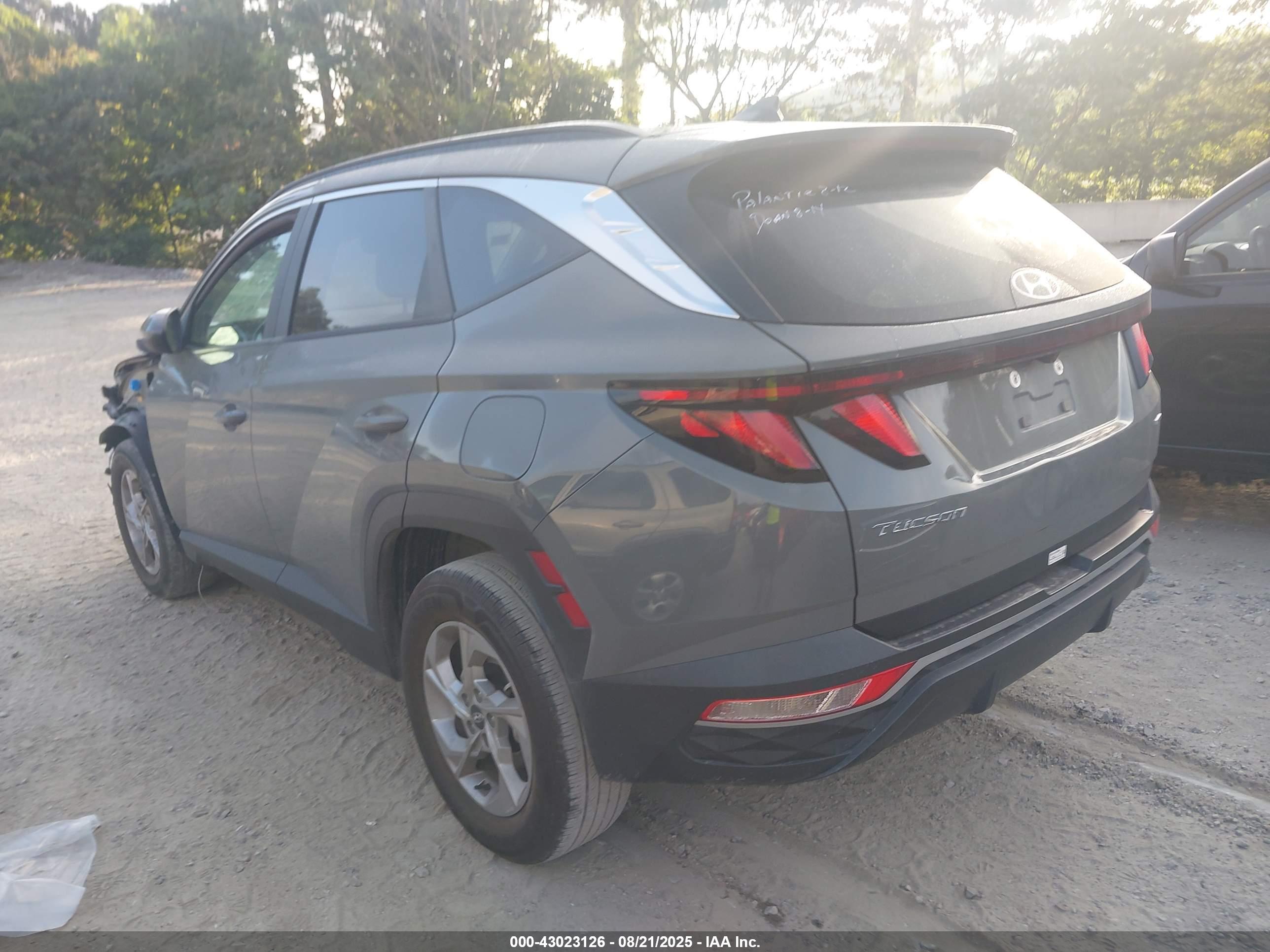 HYUNDAI TUCSON image 3