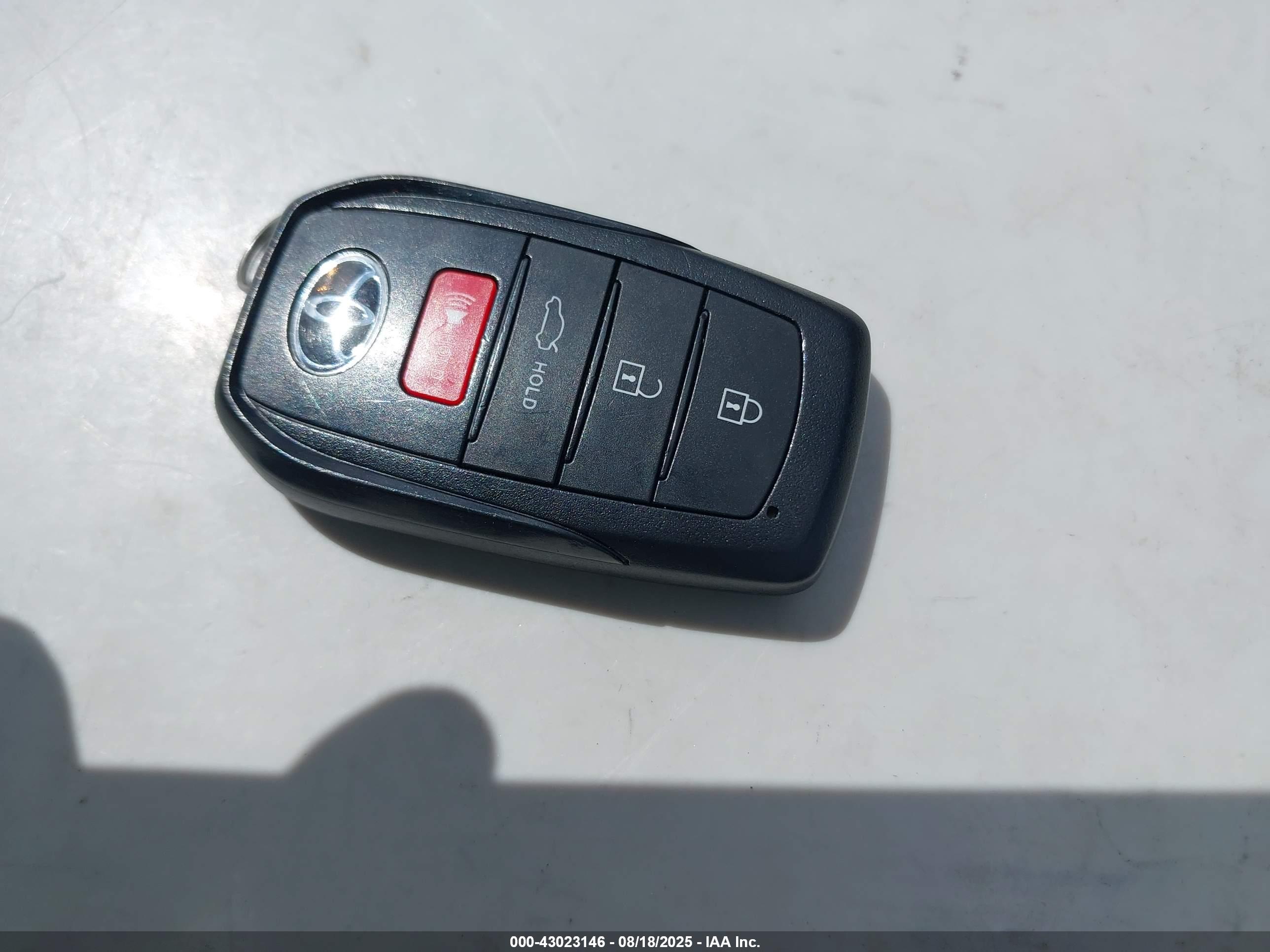 TOYOTA COROLLA image 11