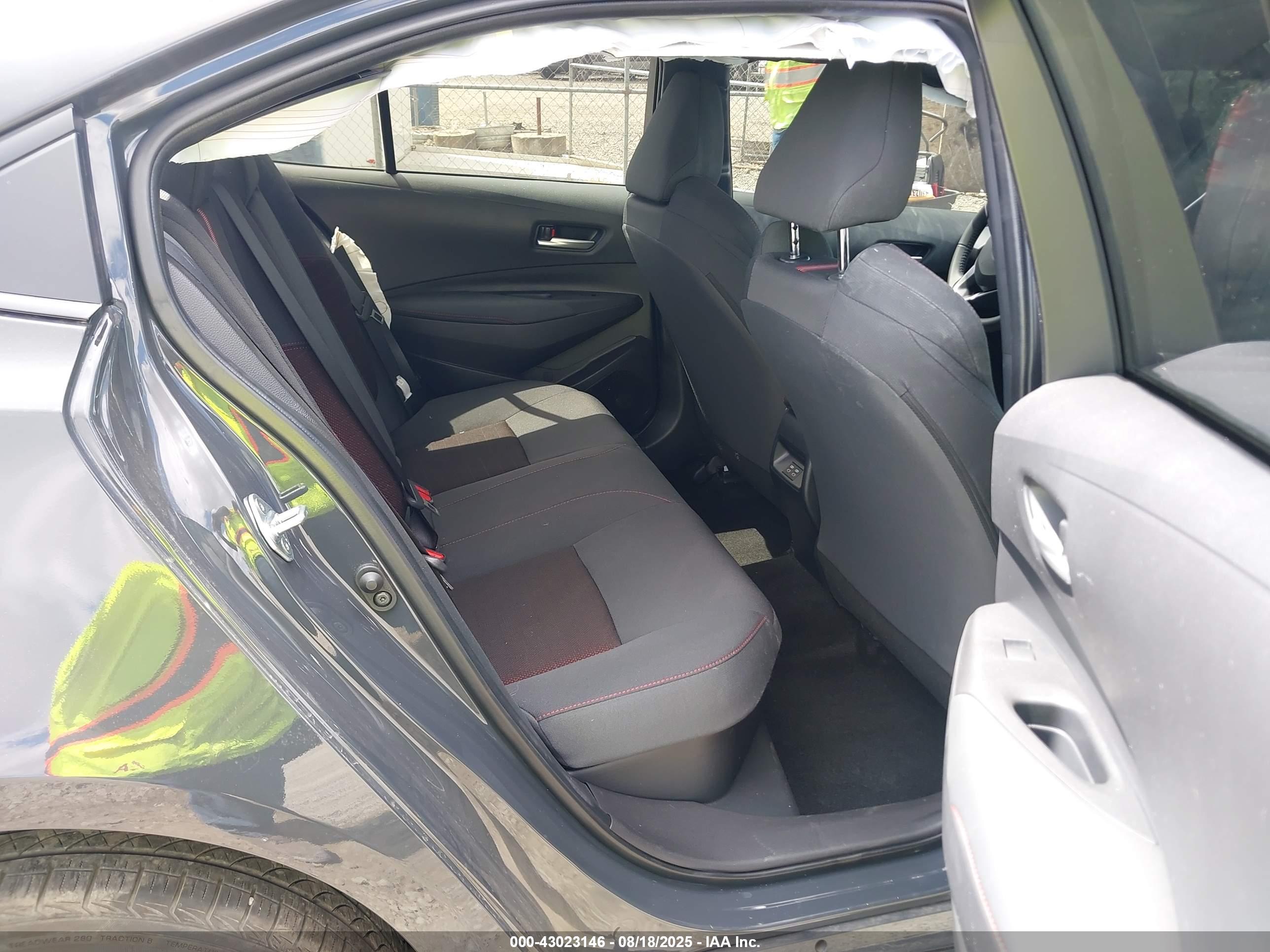 TOYOTA COROLLA image 8