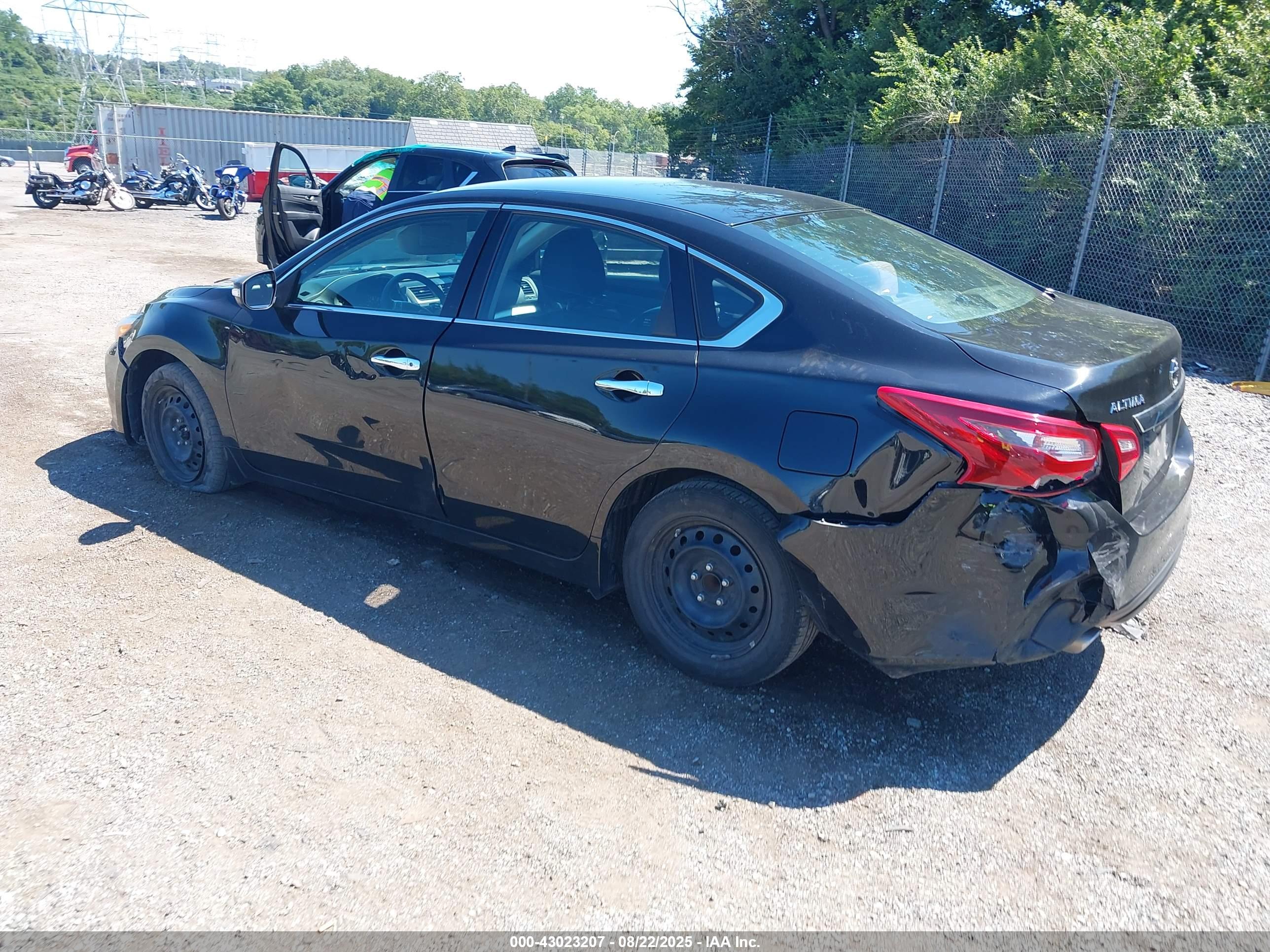 NISSAN ALTIMA image 3