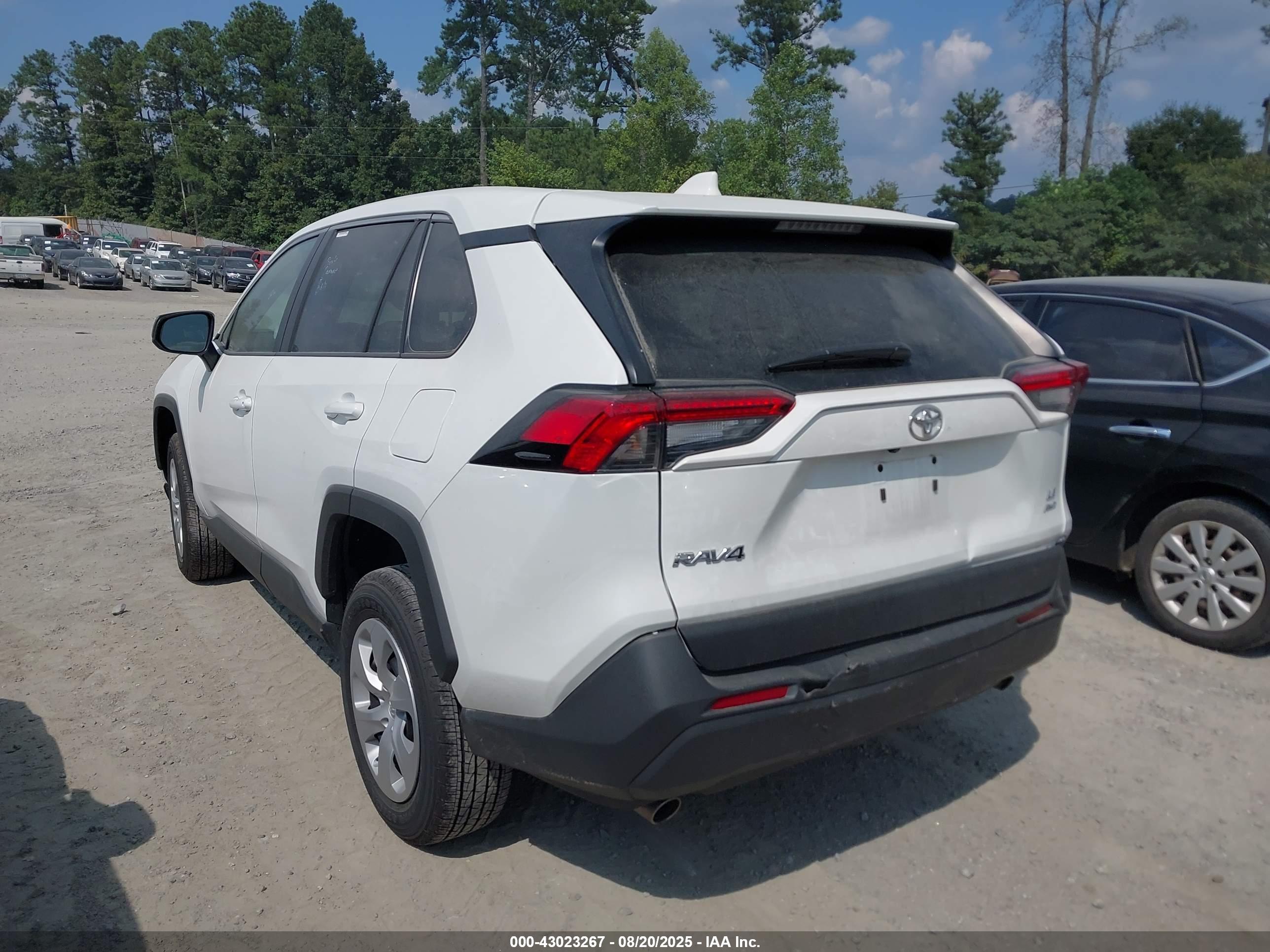 TOYOTA RAV4 image 3