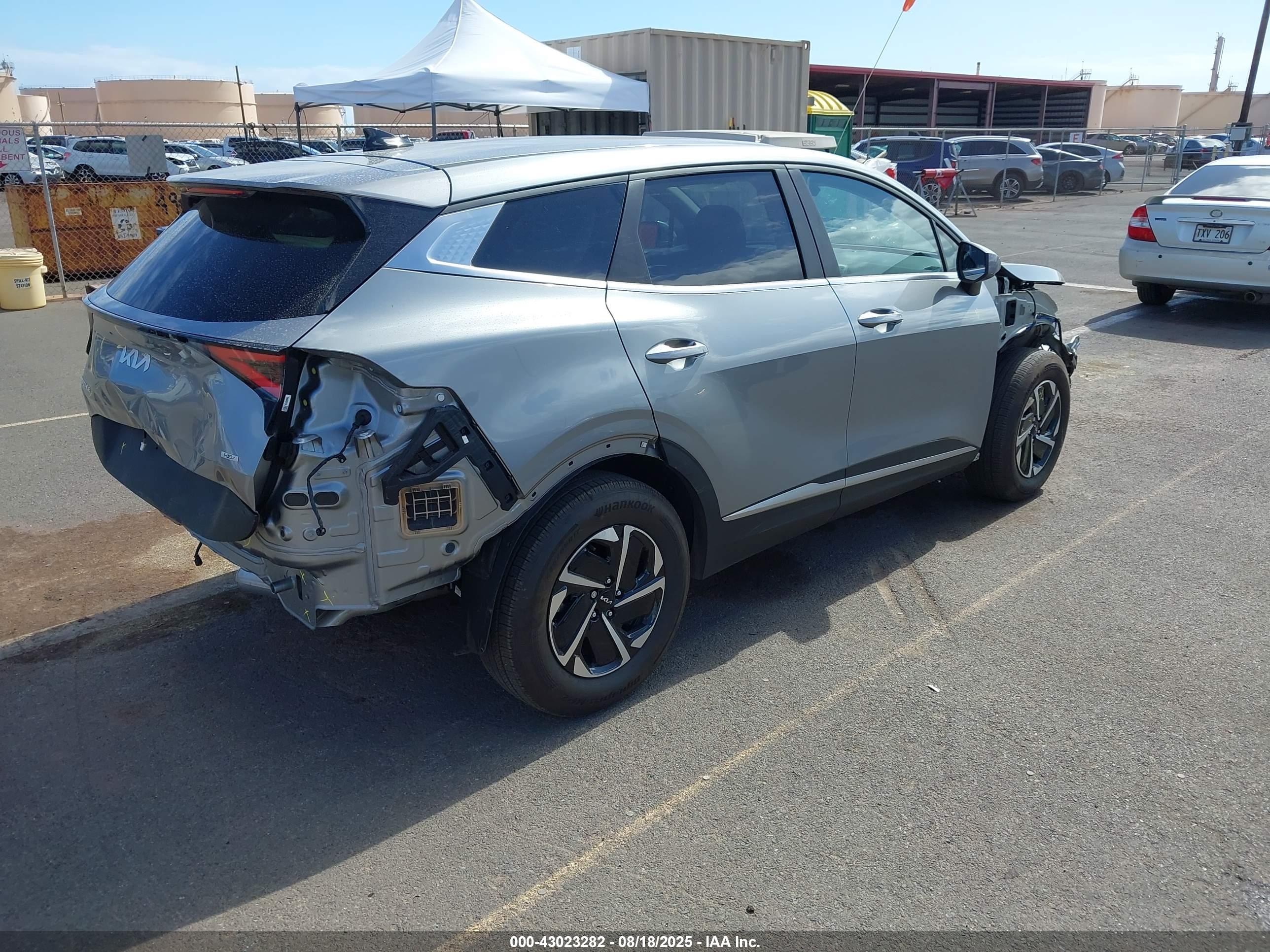 KIA SPORTAGE image 4