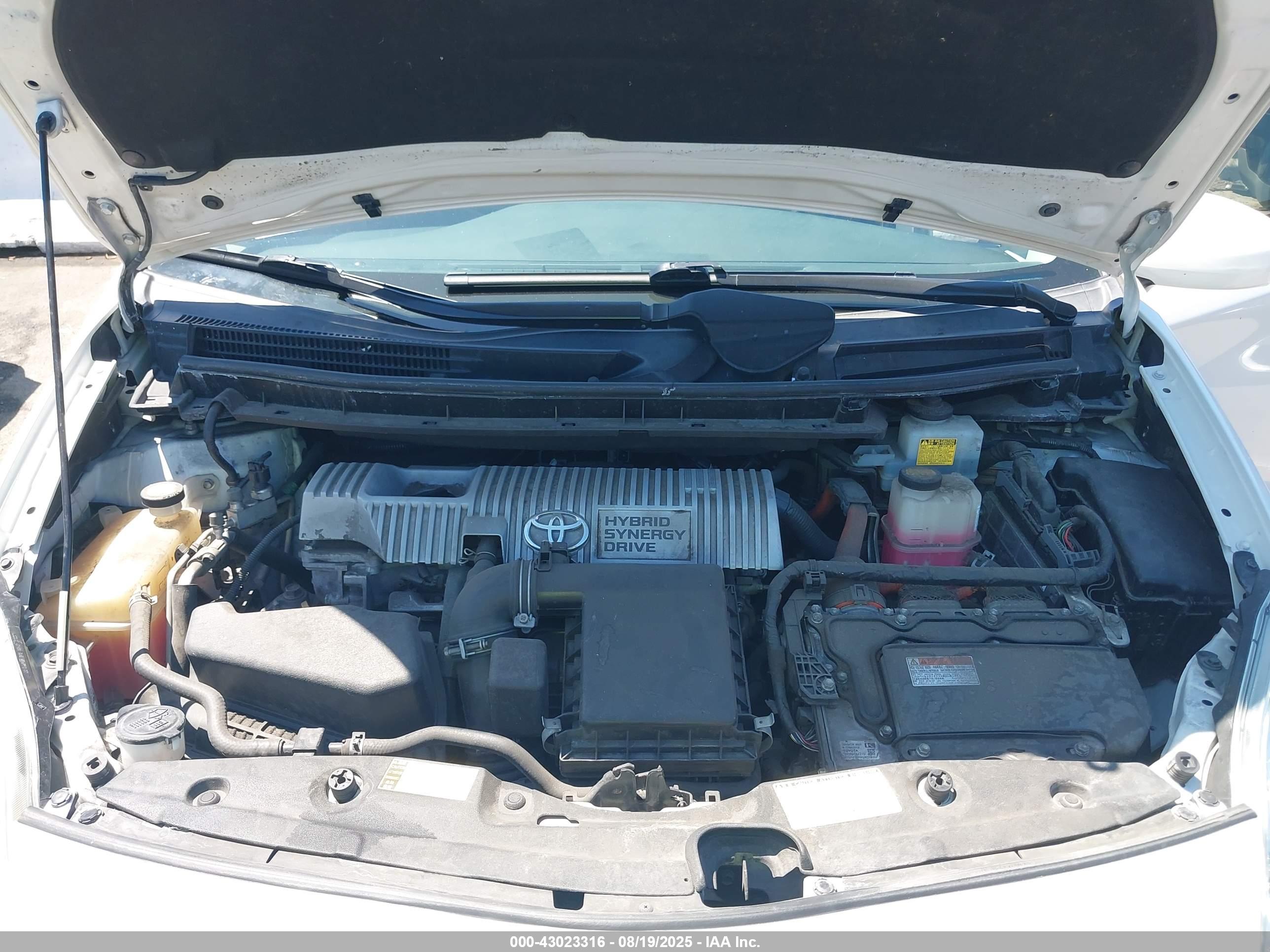 TOYOTA PRIUS image 10
