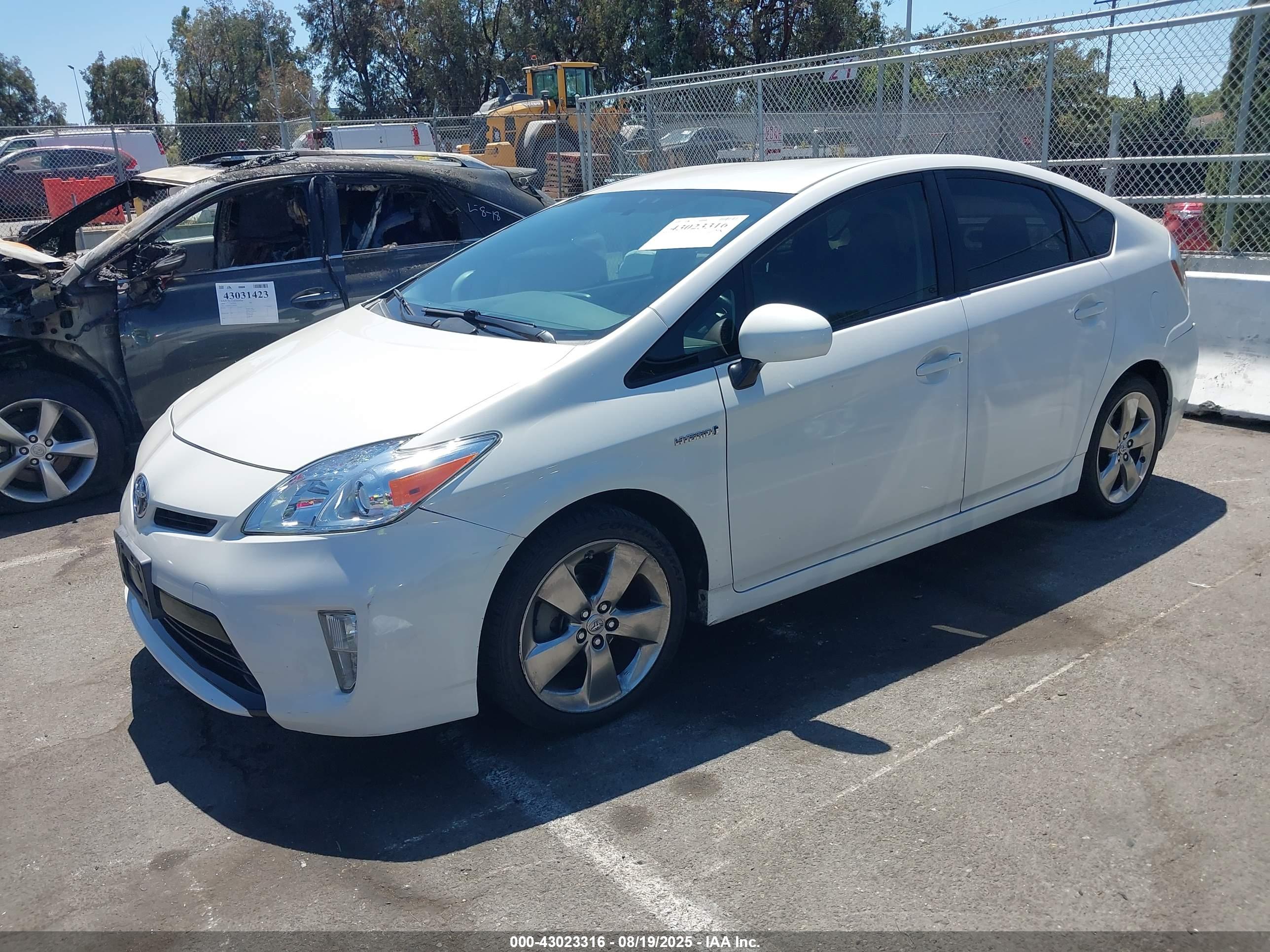 TOYOTA PRIUS image 2
