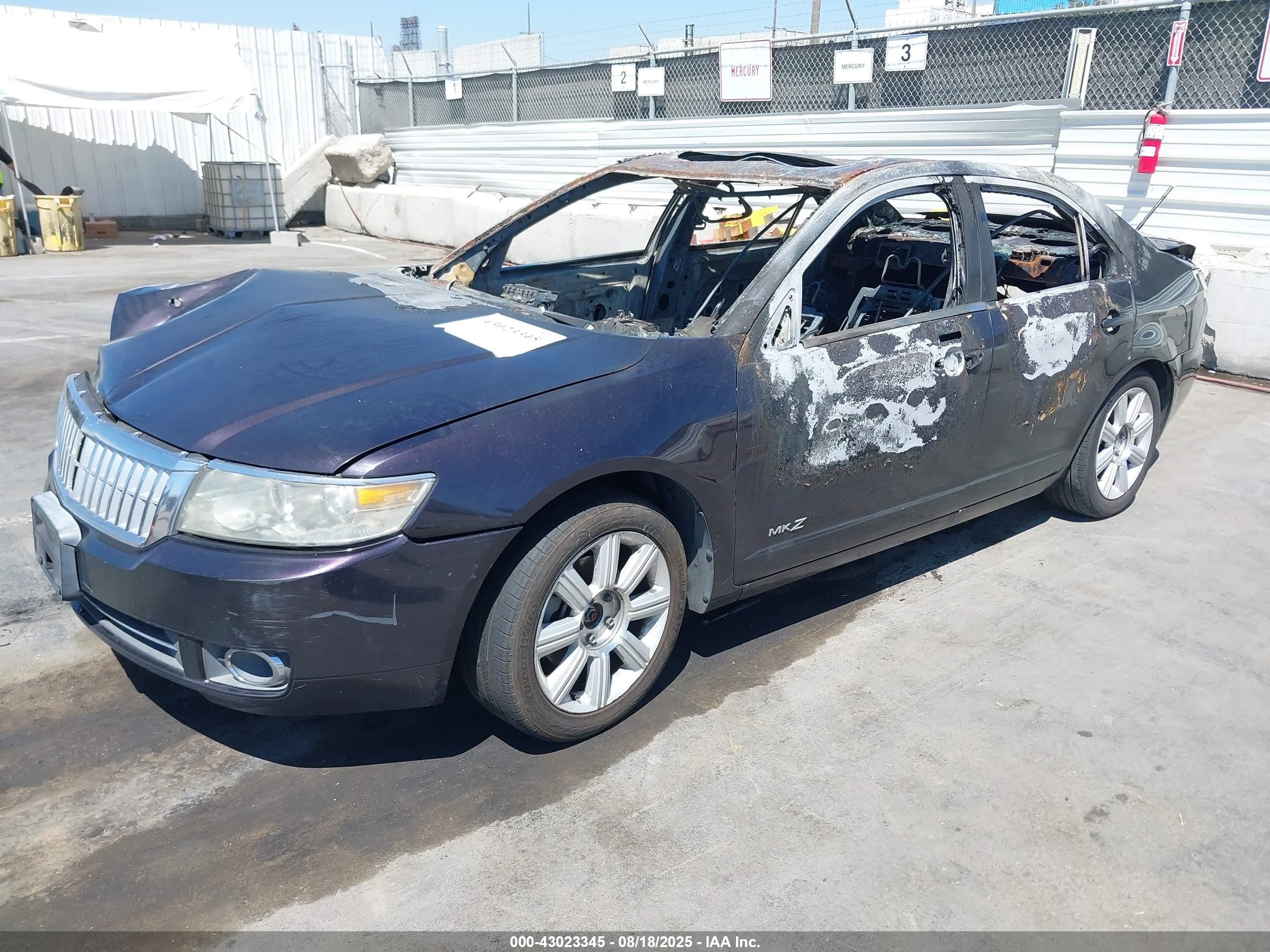 LINCOLN MKZ image 2