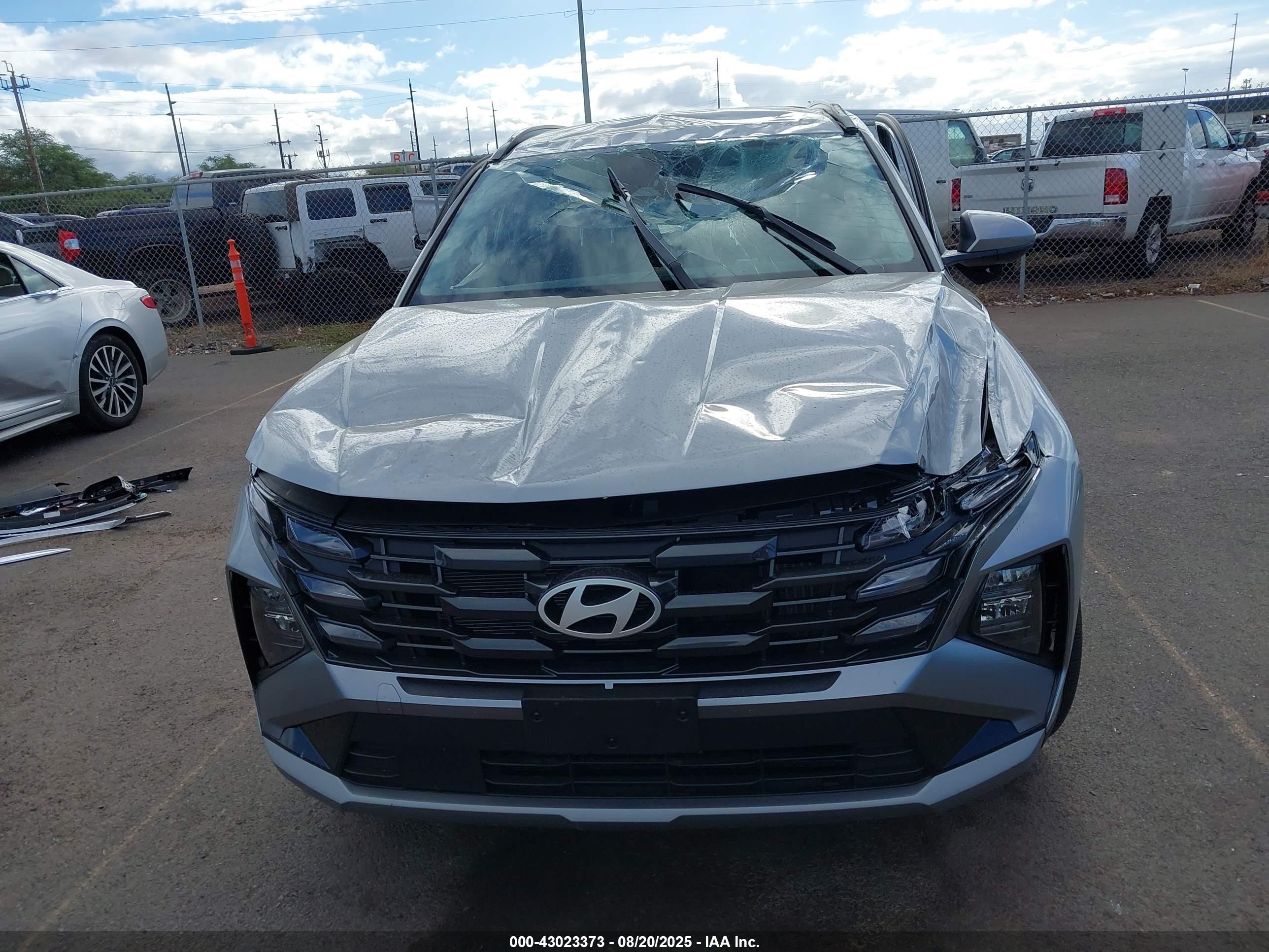 HYUNDAI TUCSON image 6