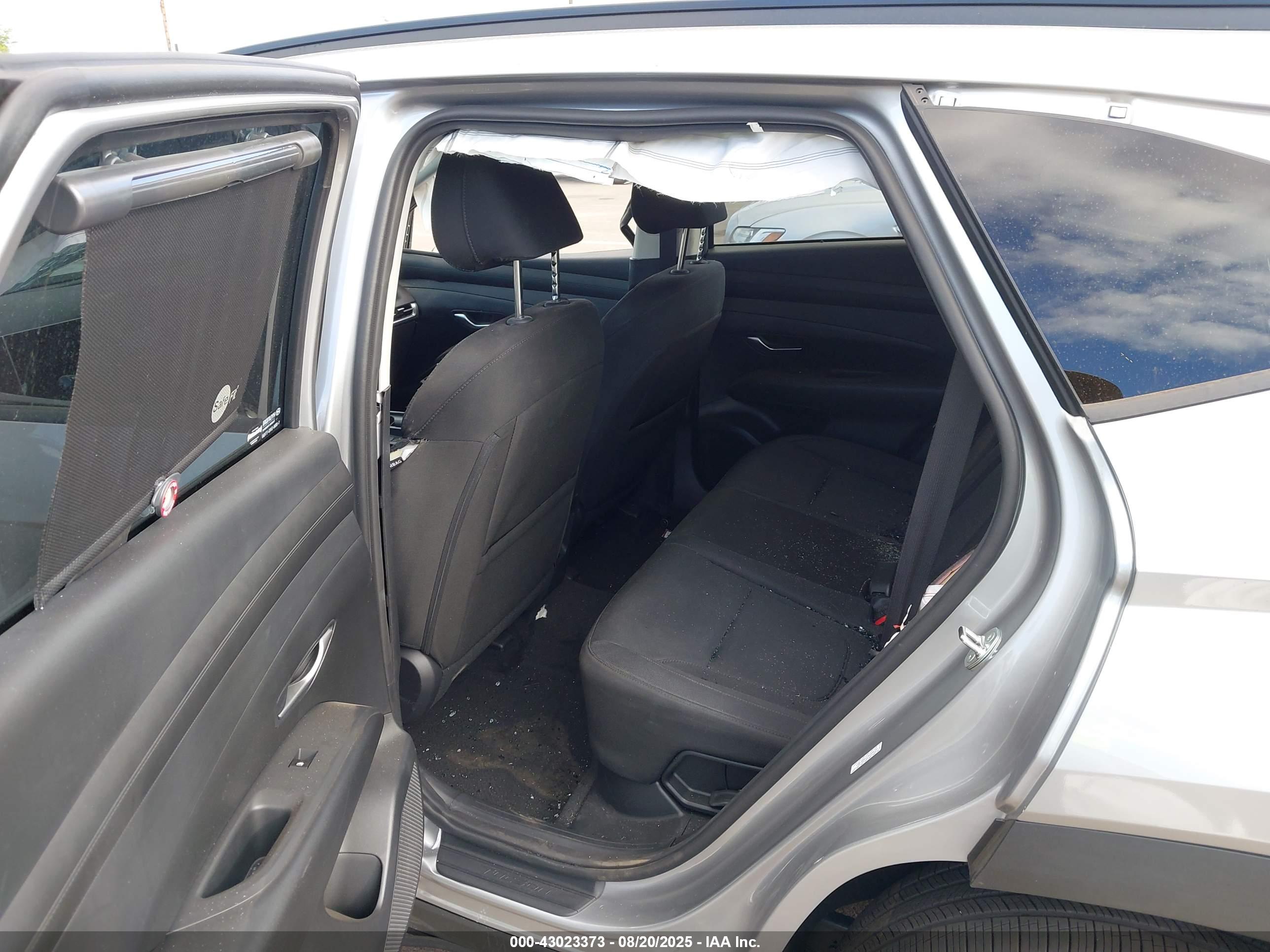 HYUNDAI TUCSON image 8
