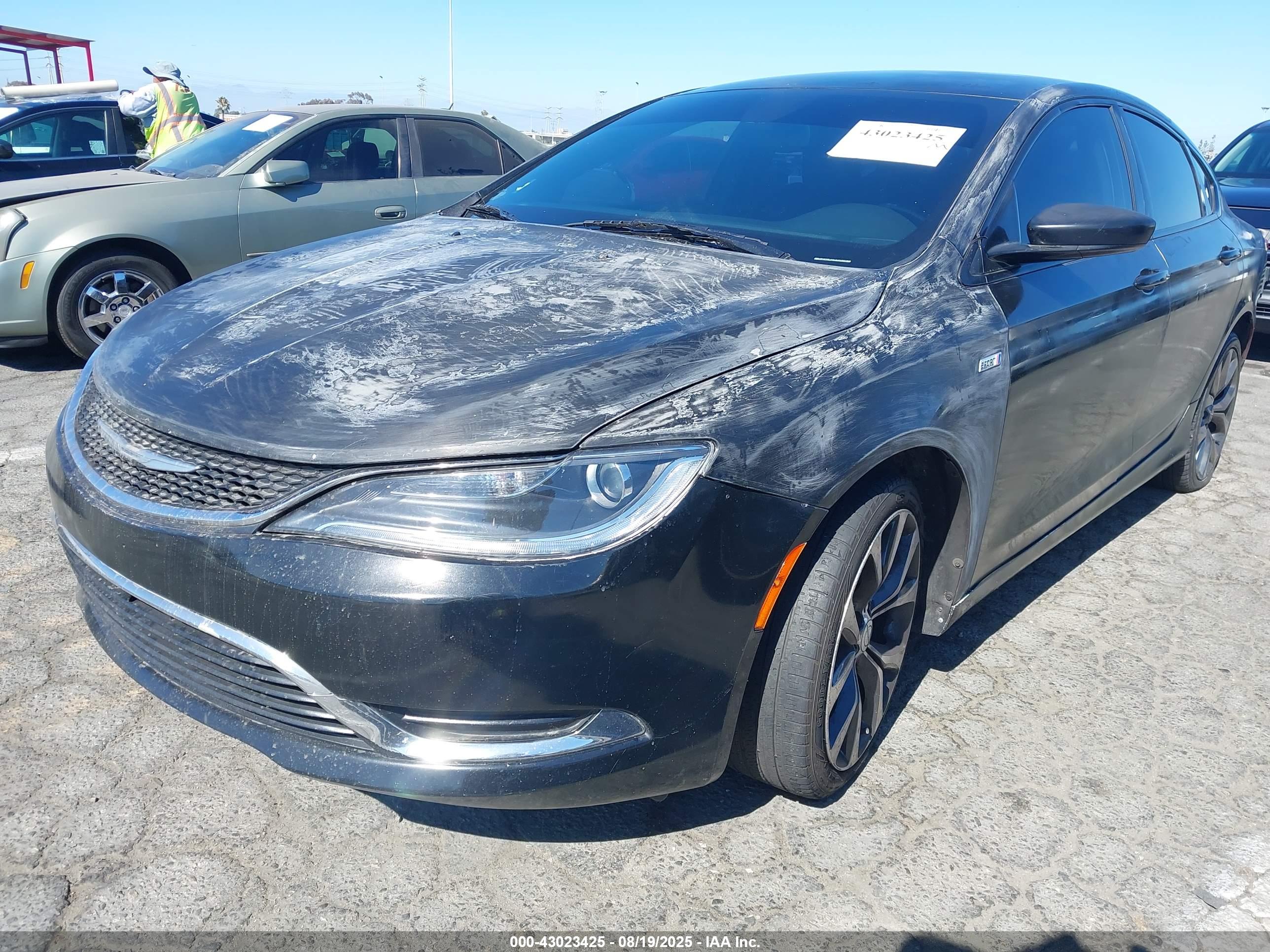 CHRYSLER 200 image 2