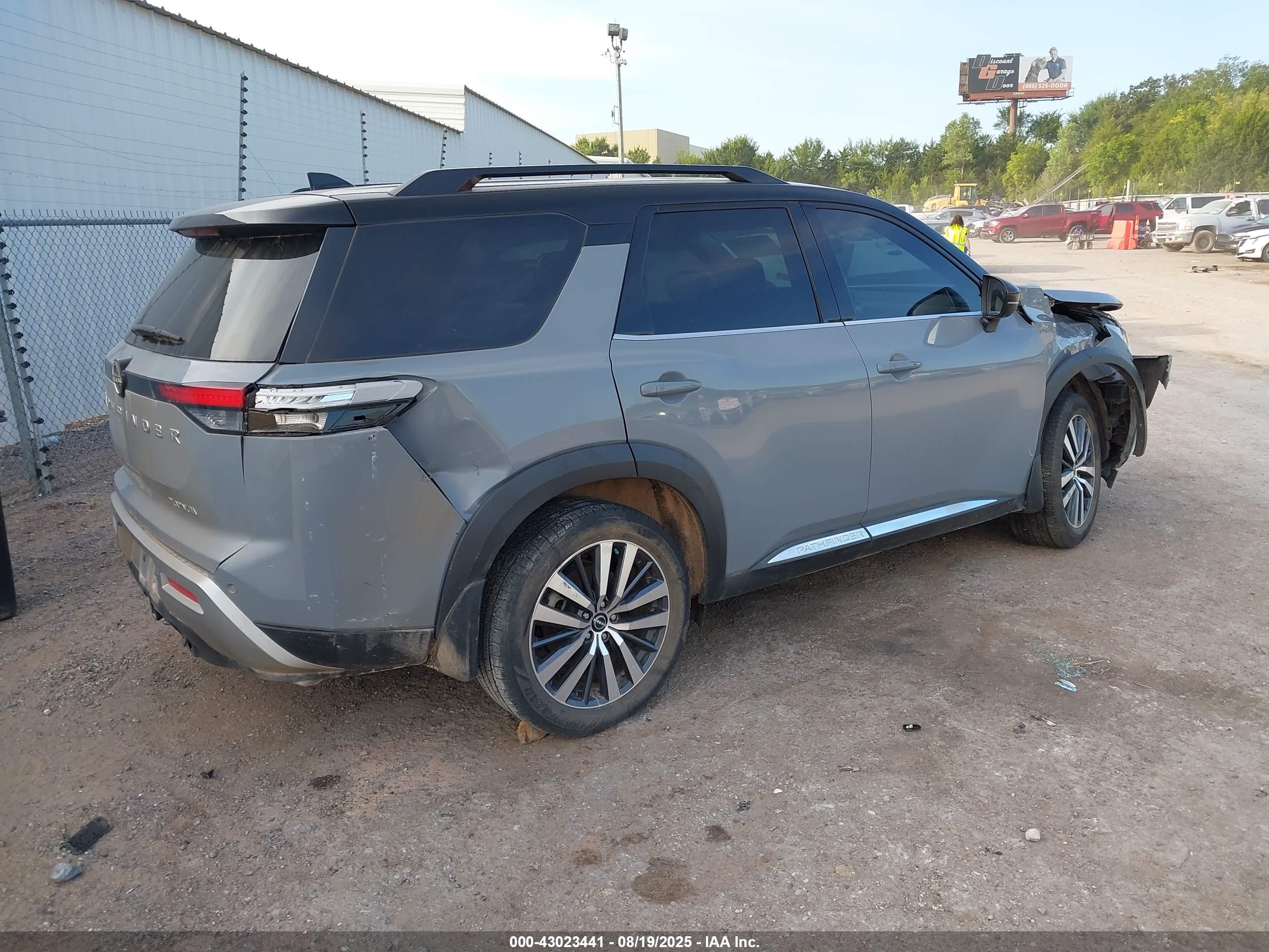 NISSAN PATHFINDER image 4