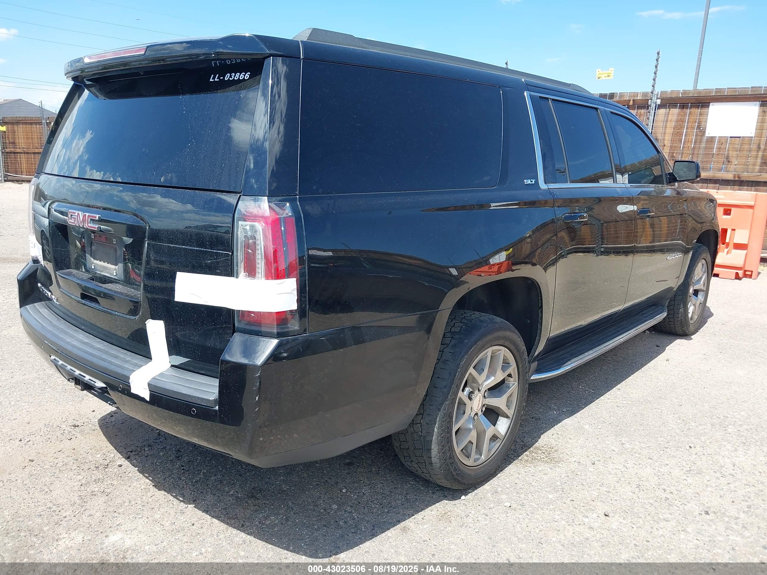 GMC YUKON image 4
