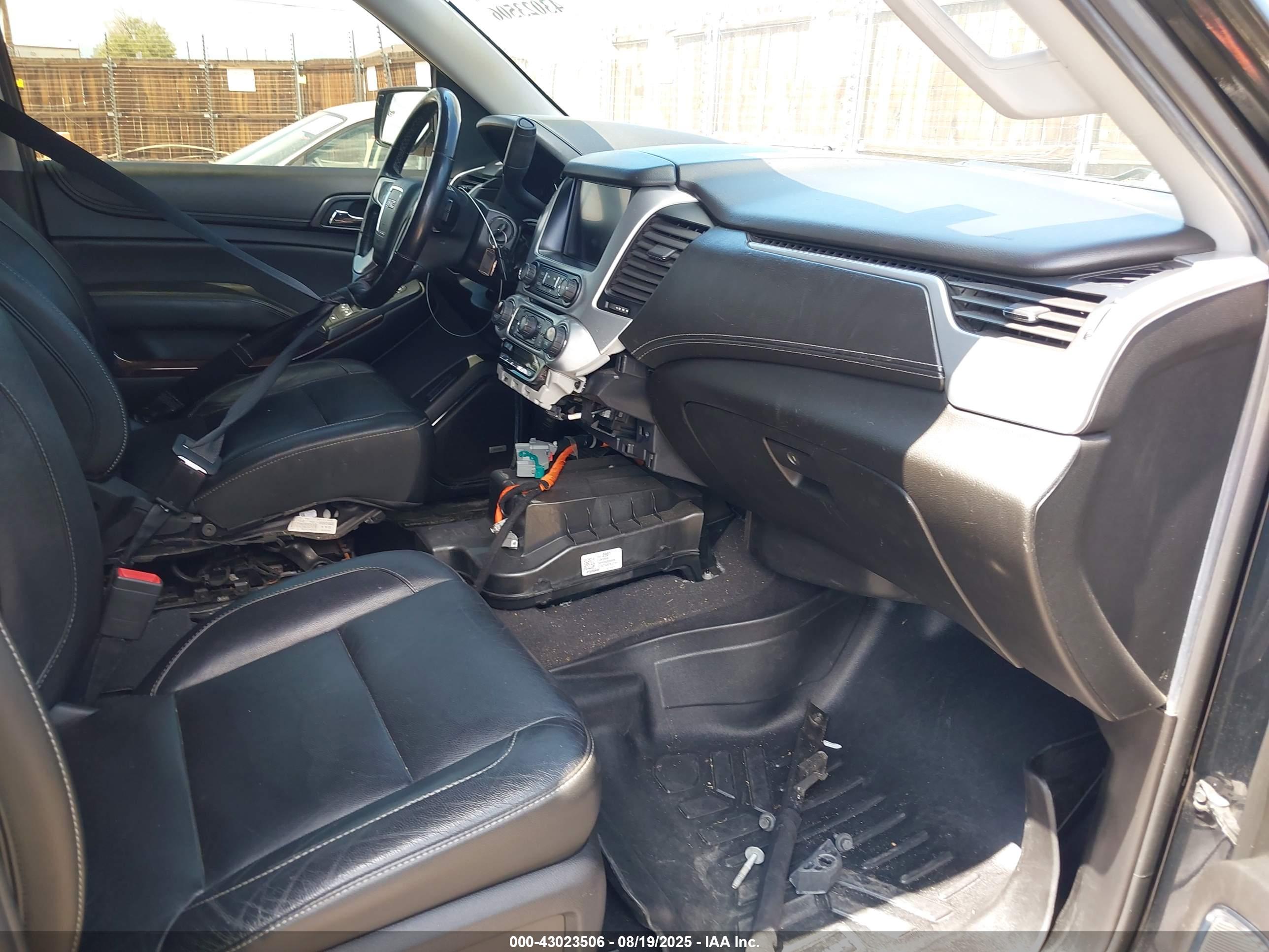 GMC YUKON image 5