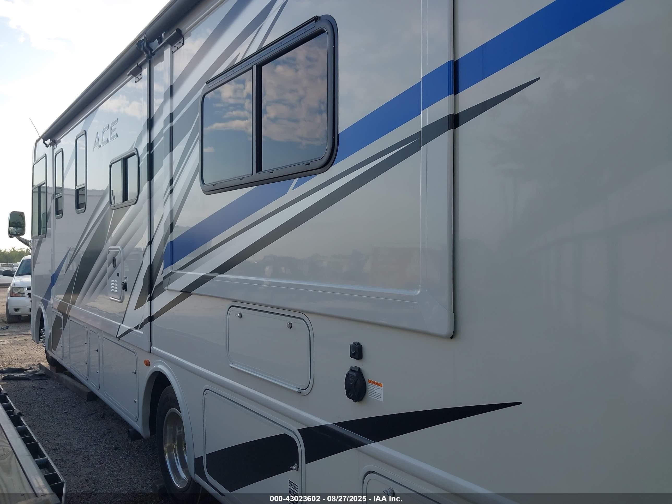 FORD F53 image 3