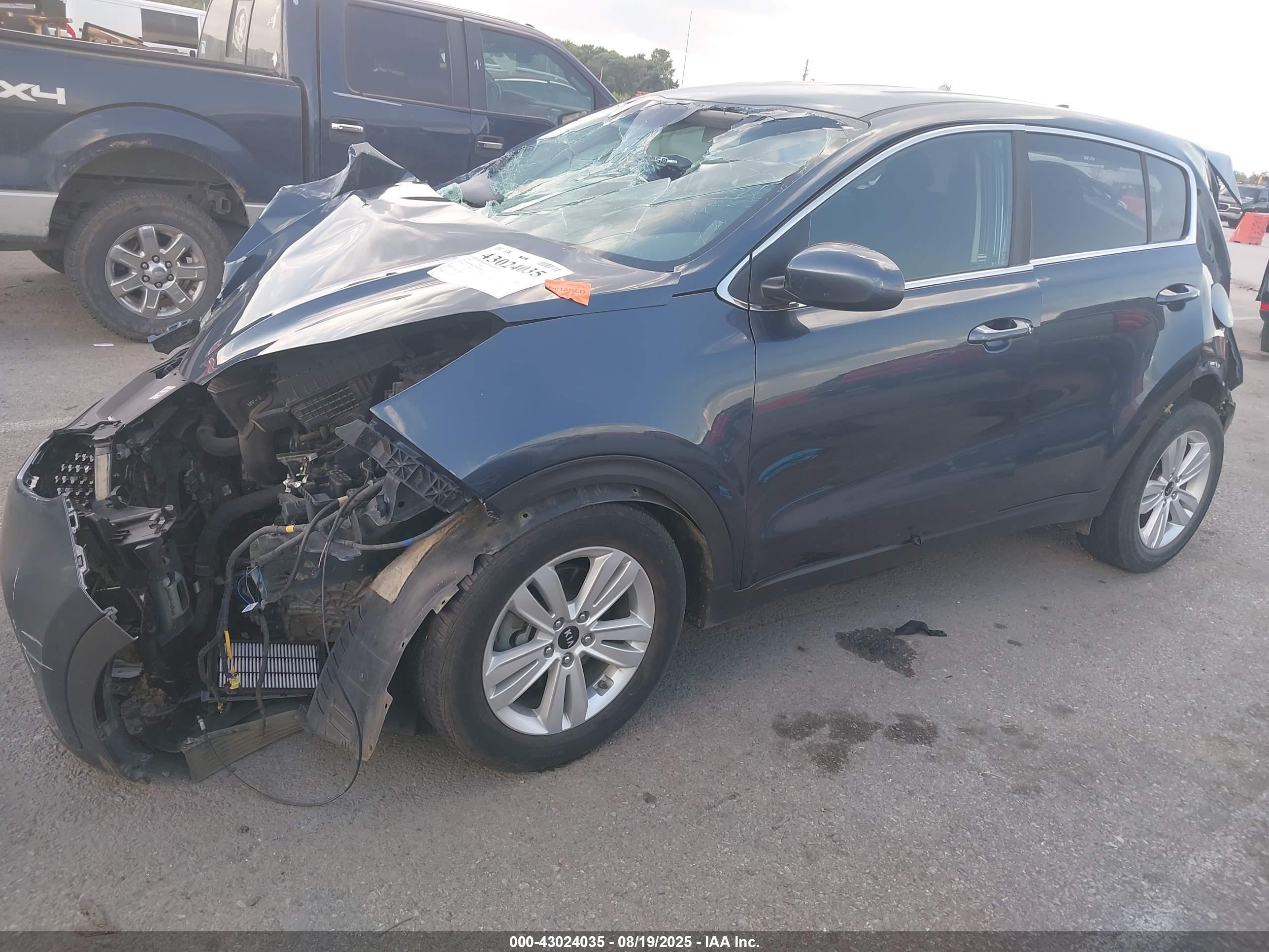 KIA SPORTAGE image 2