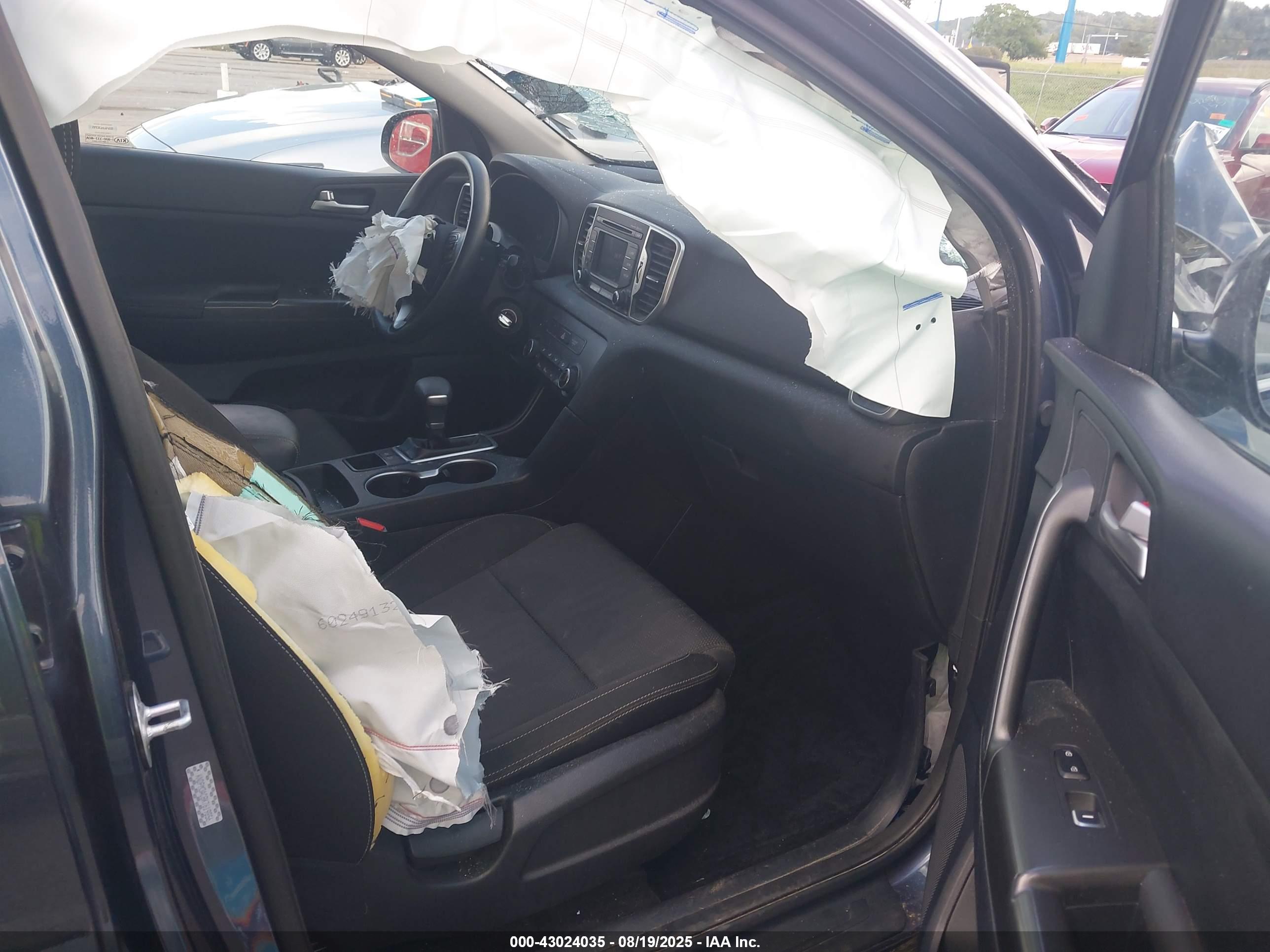 KIA SPORTAGE image 5