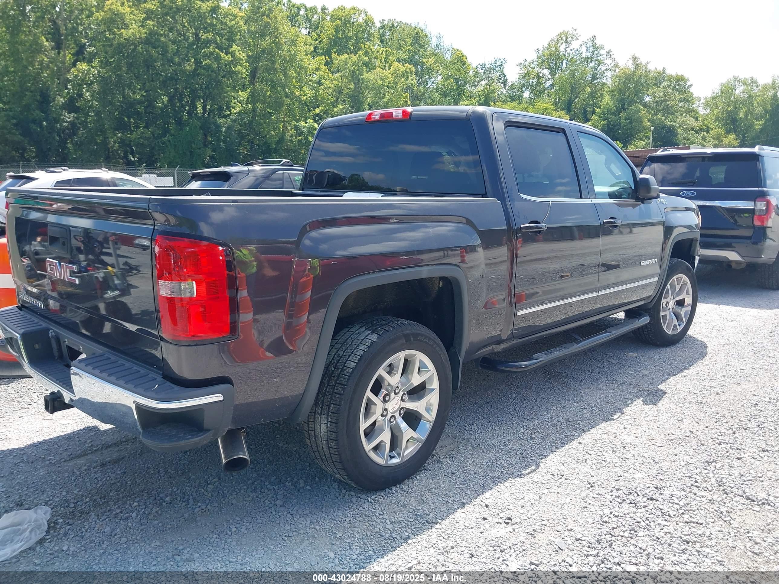 GMC SIERRA image 4
