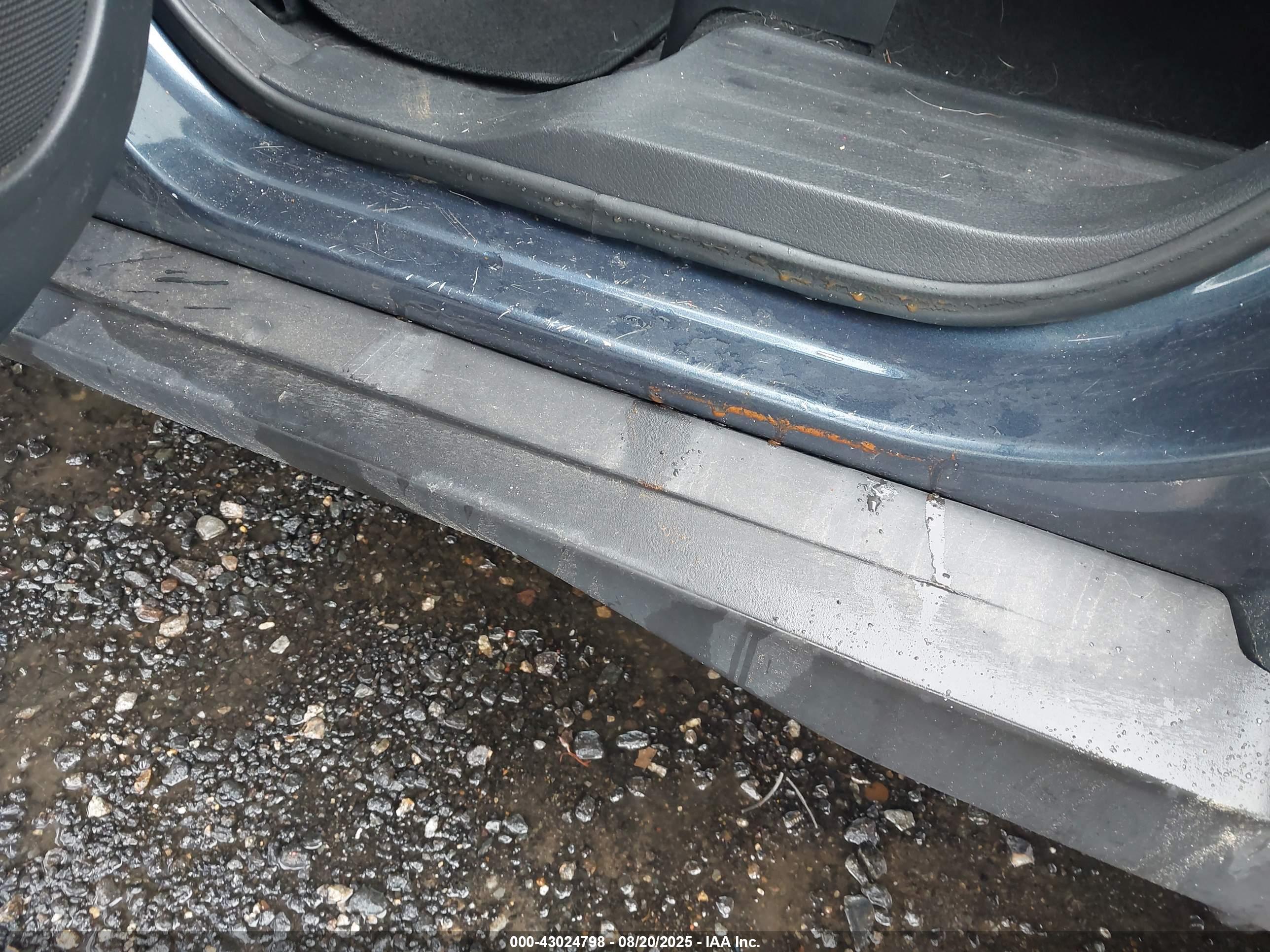 NISSAN ROGUE image 6