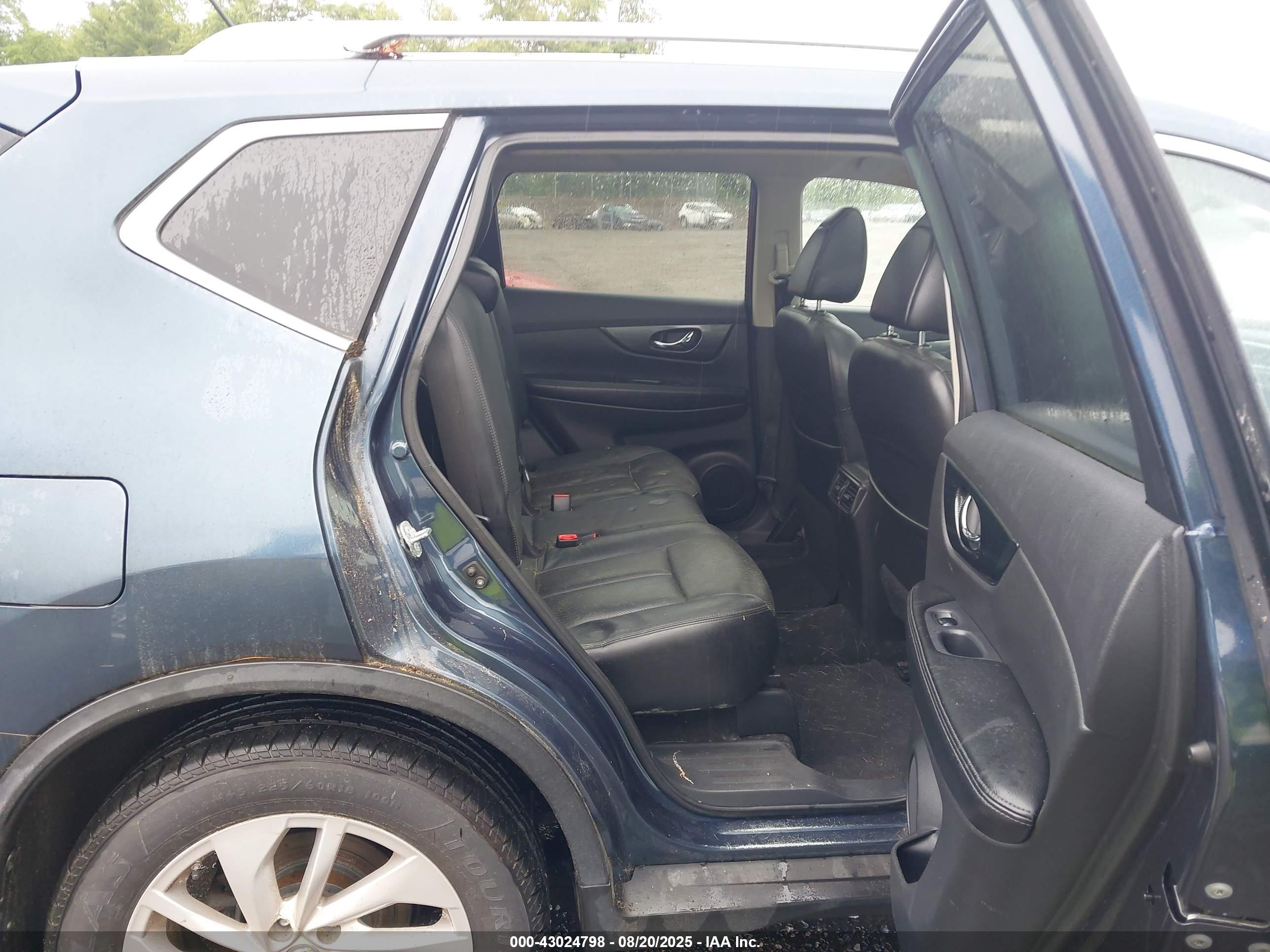 NISSAN ROGUE image 8