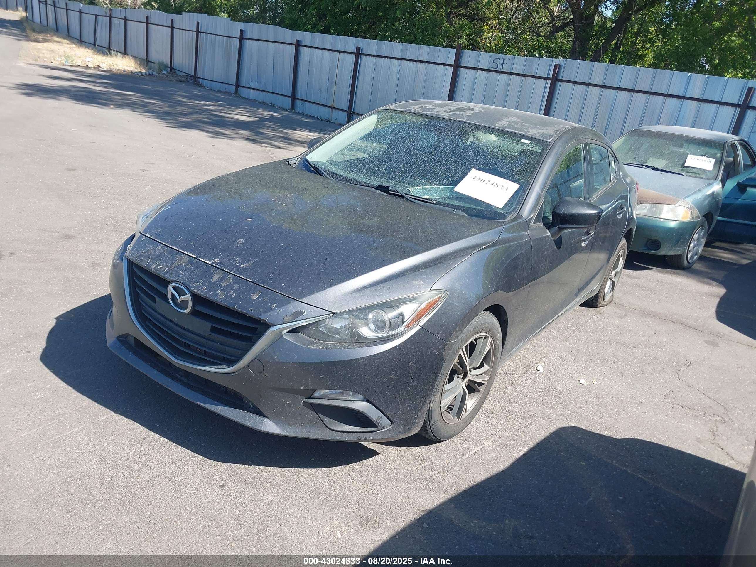 MAZDA MAZDA3 image 2