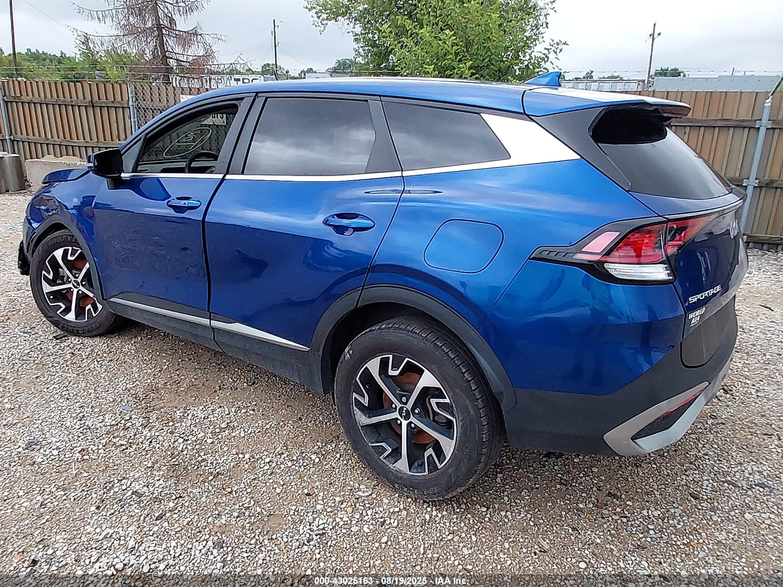 KIA SPORTAGE image 3