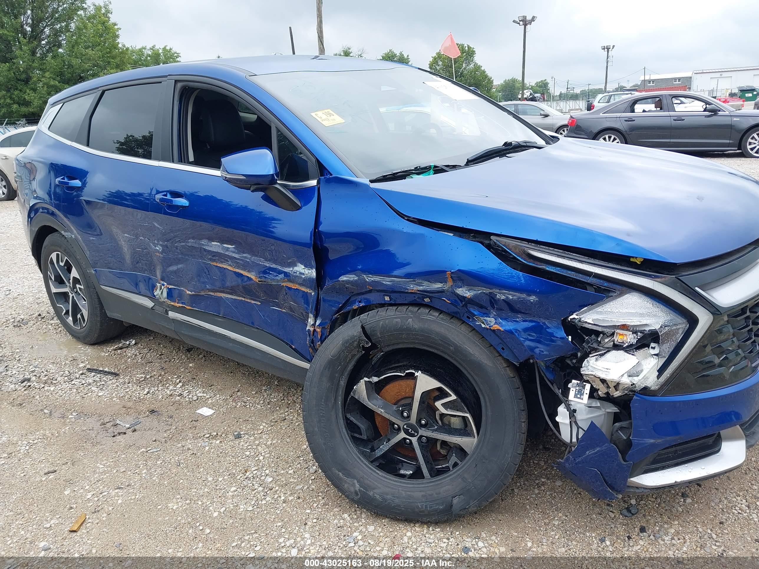KIA SPORTAGE image 6