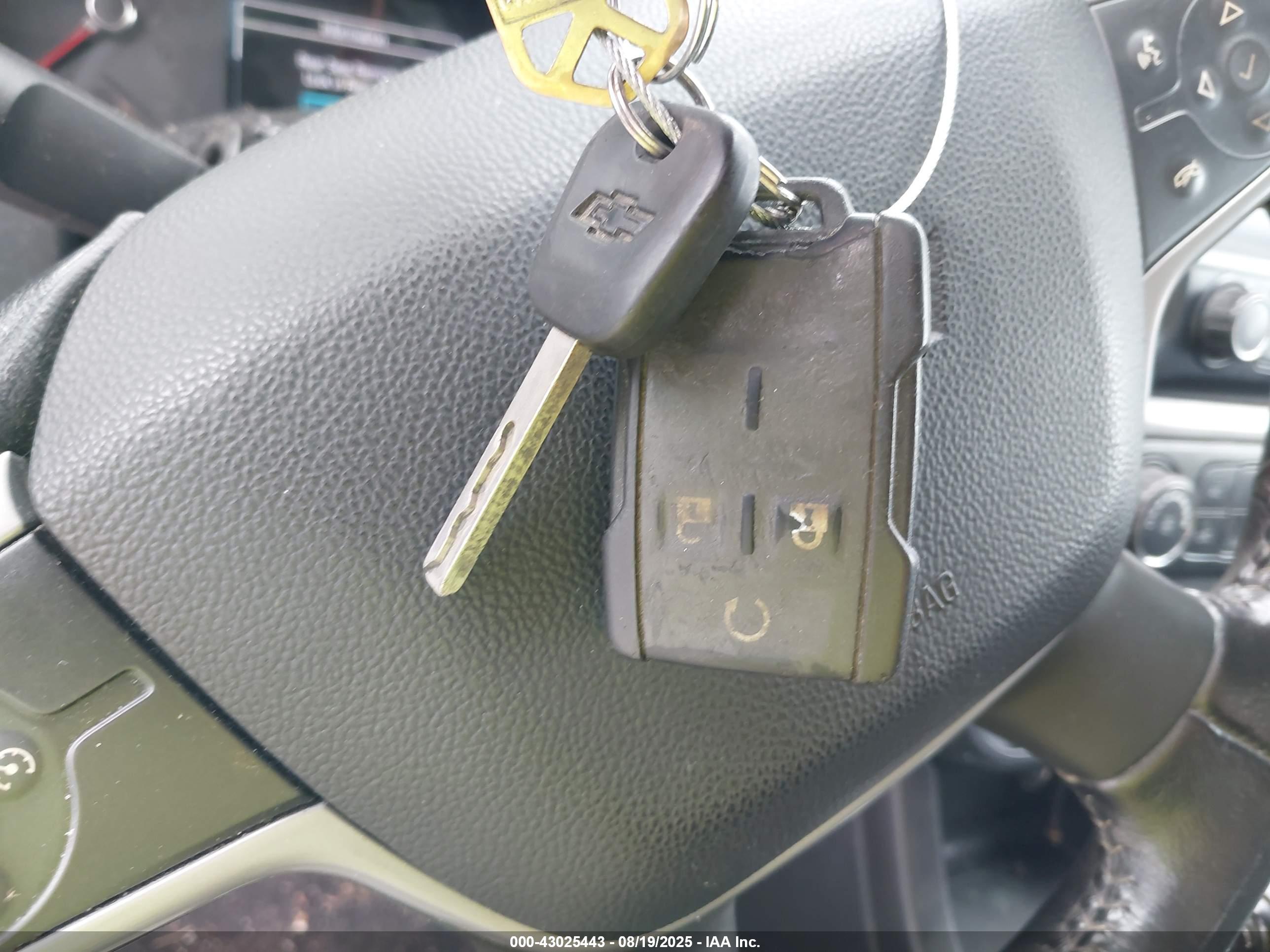 CHEVROLET COLORADO image 11