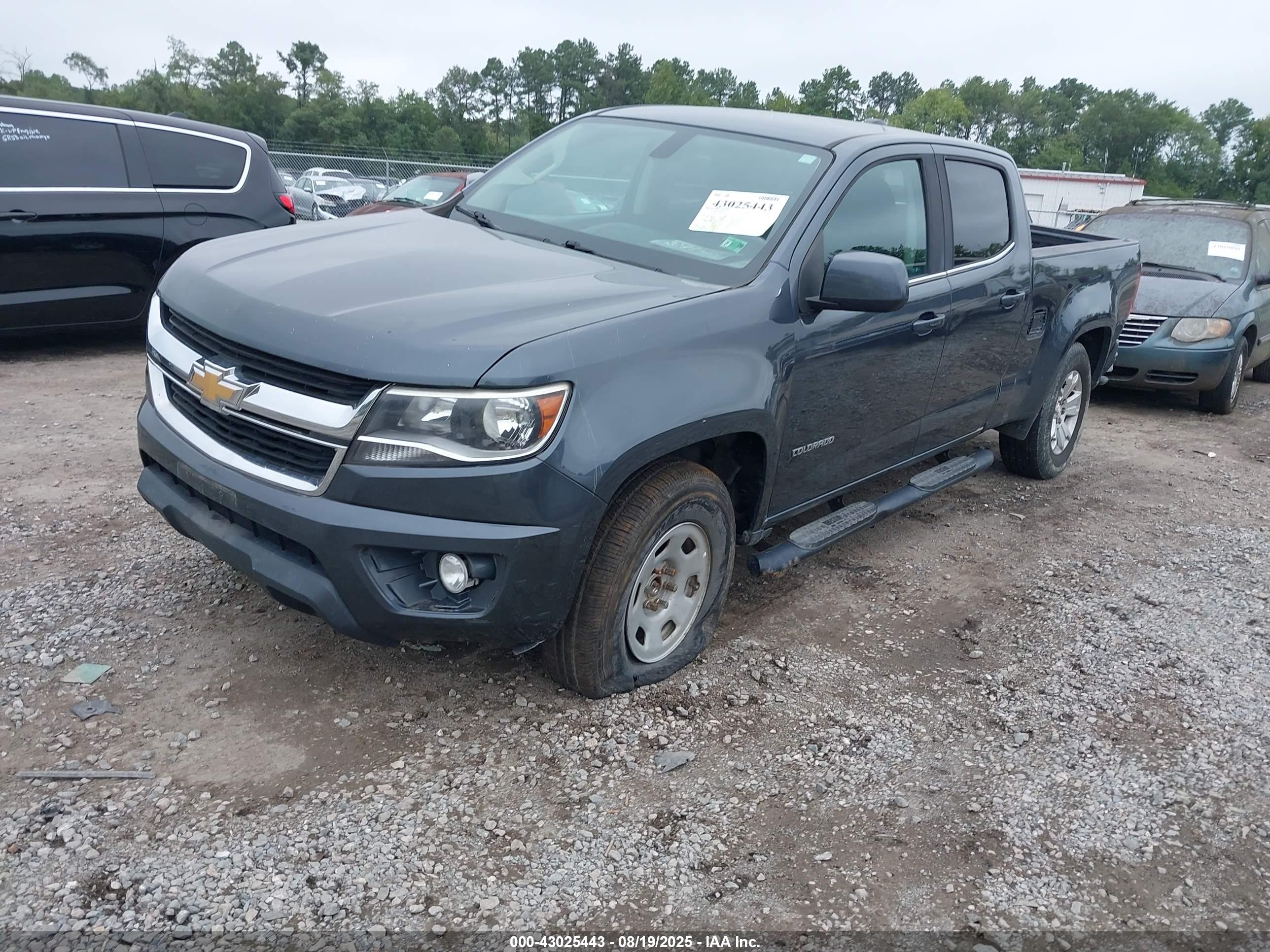 CHEVROLET COLORADO image 2