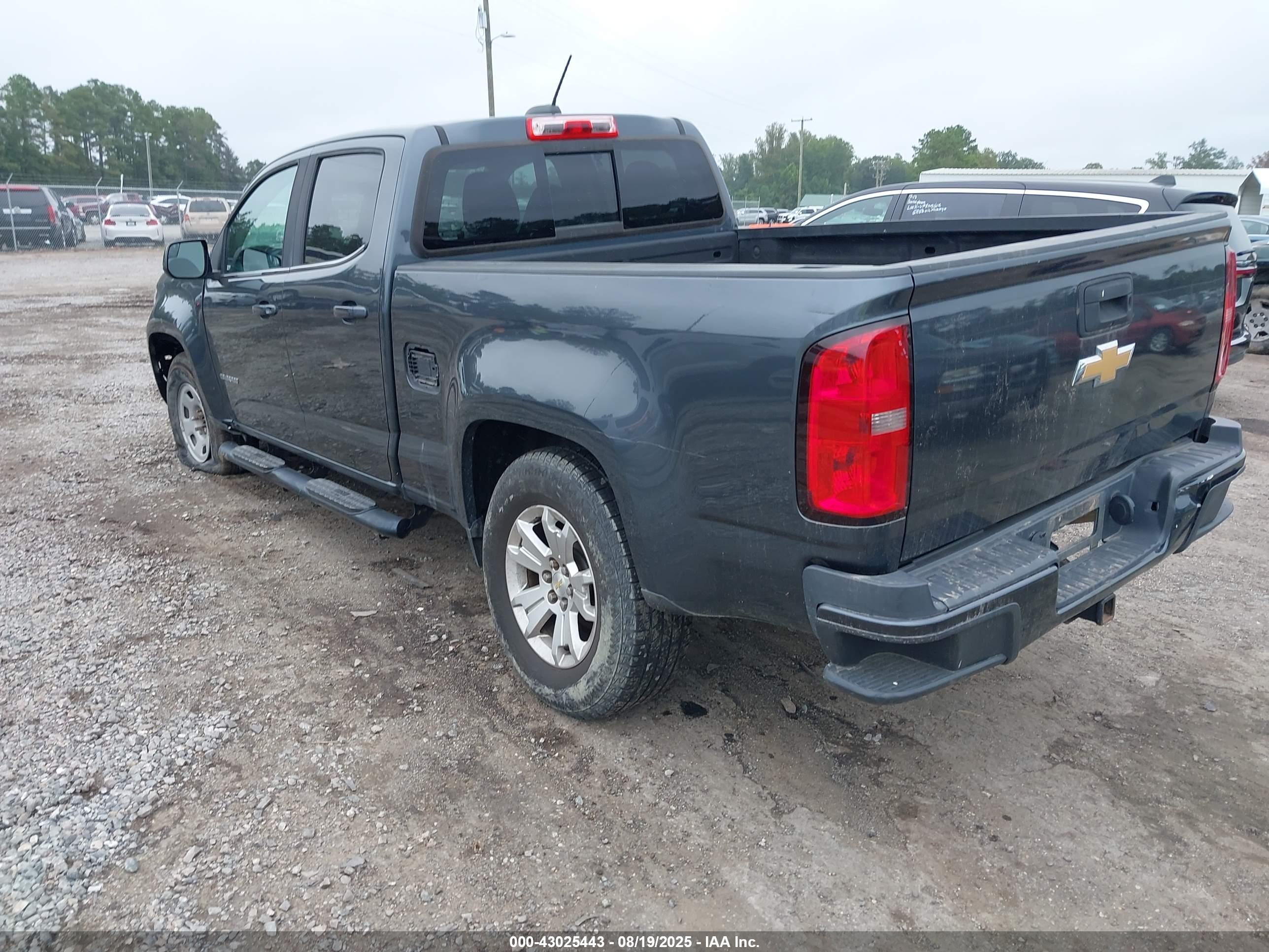 CHEVROLET COLORADO image 3