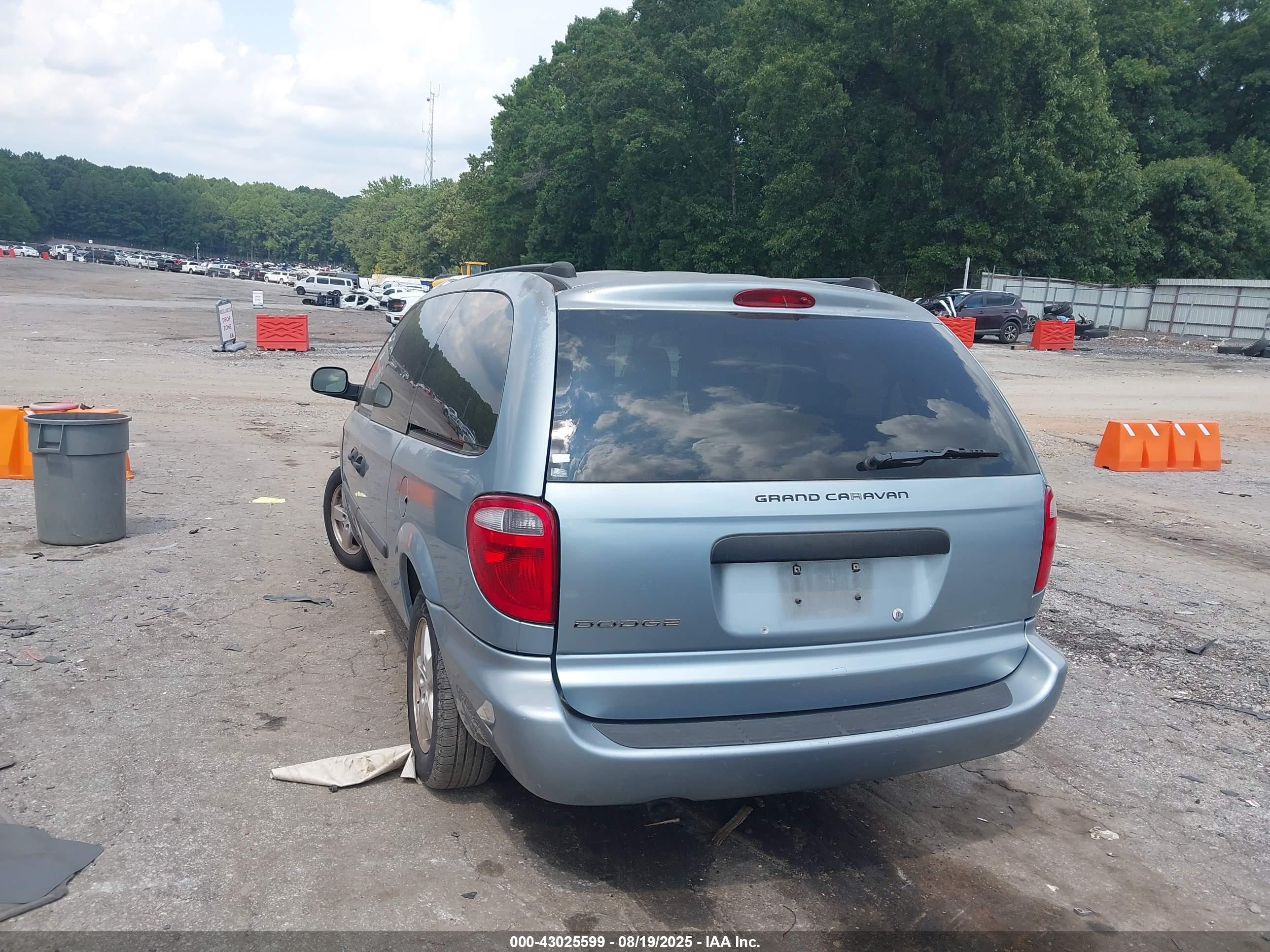DODGE GRAND image 3