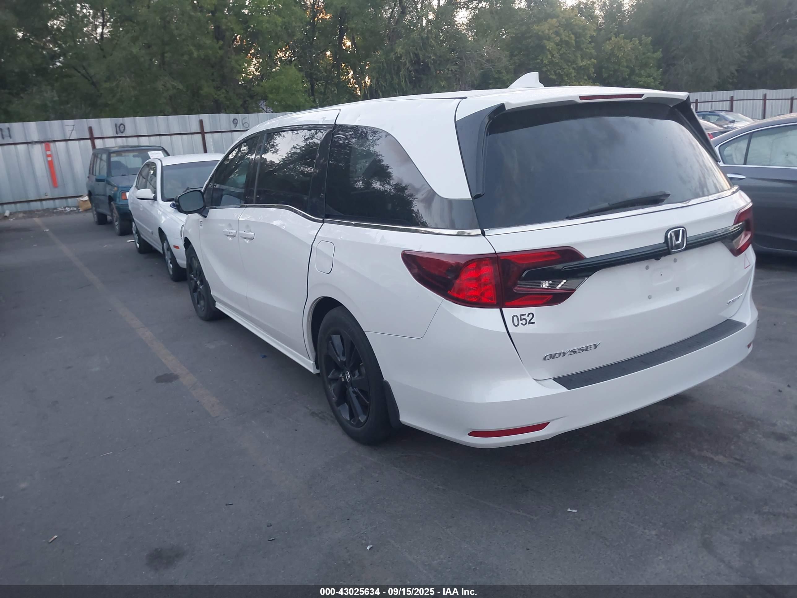 HONDA ODYSSEY image 3