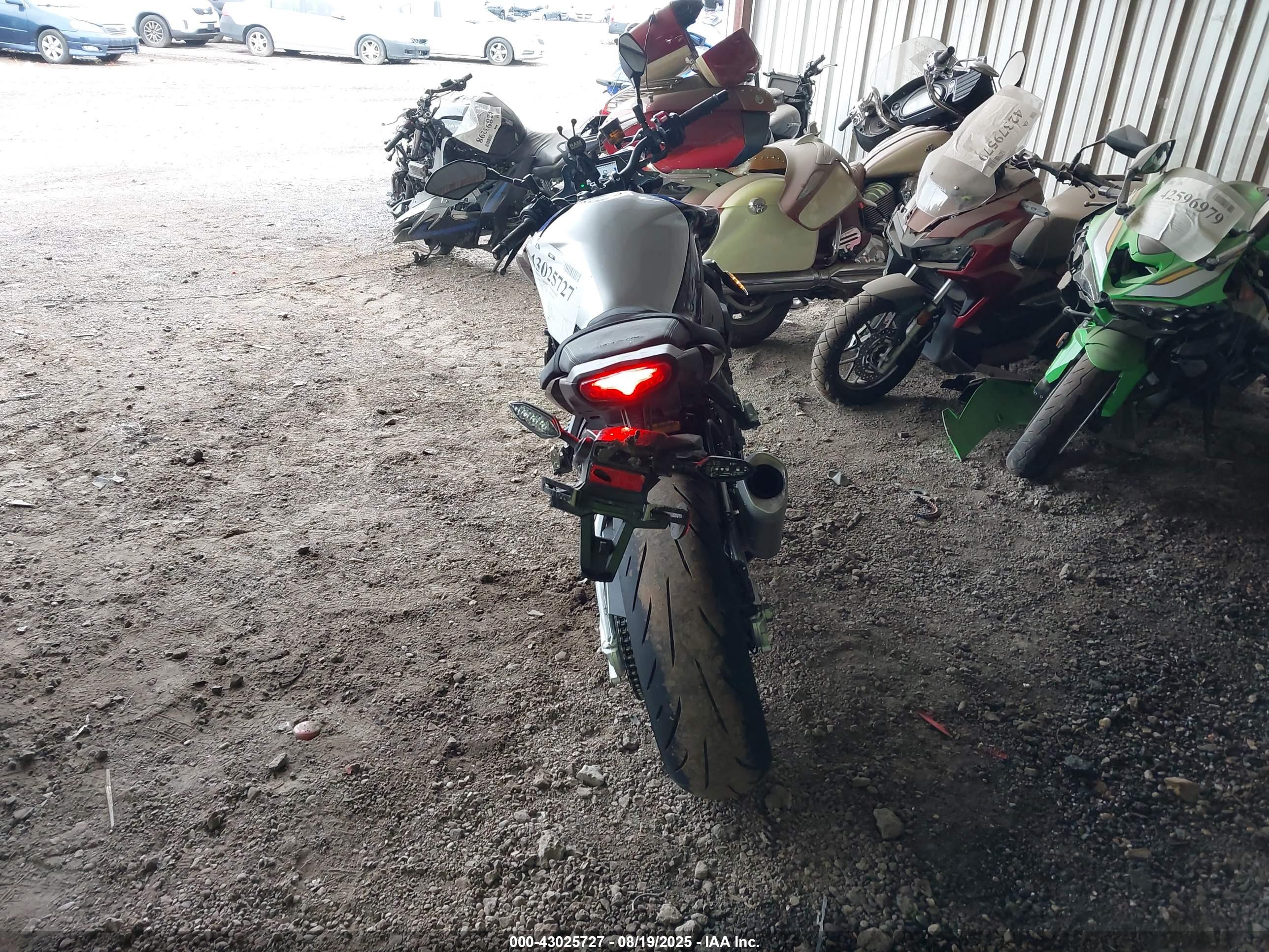 YAMAHA MTN1000 image 6