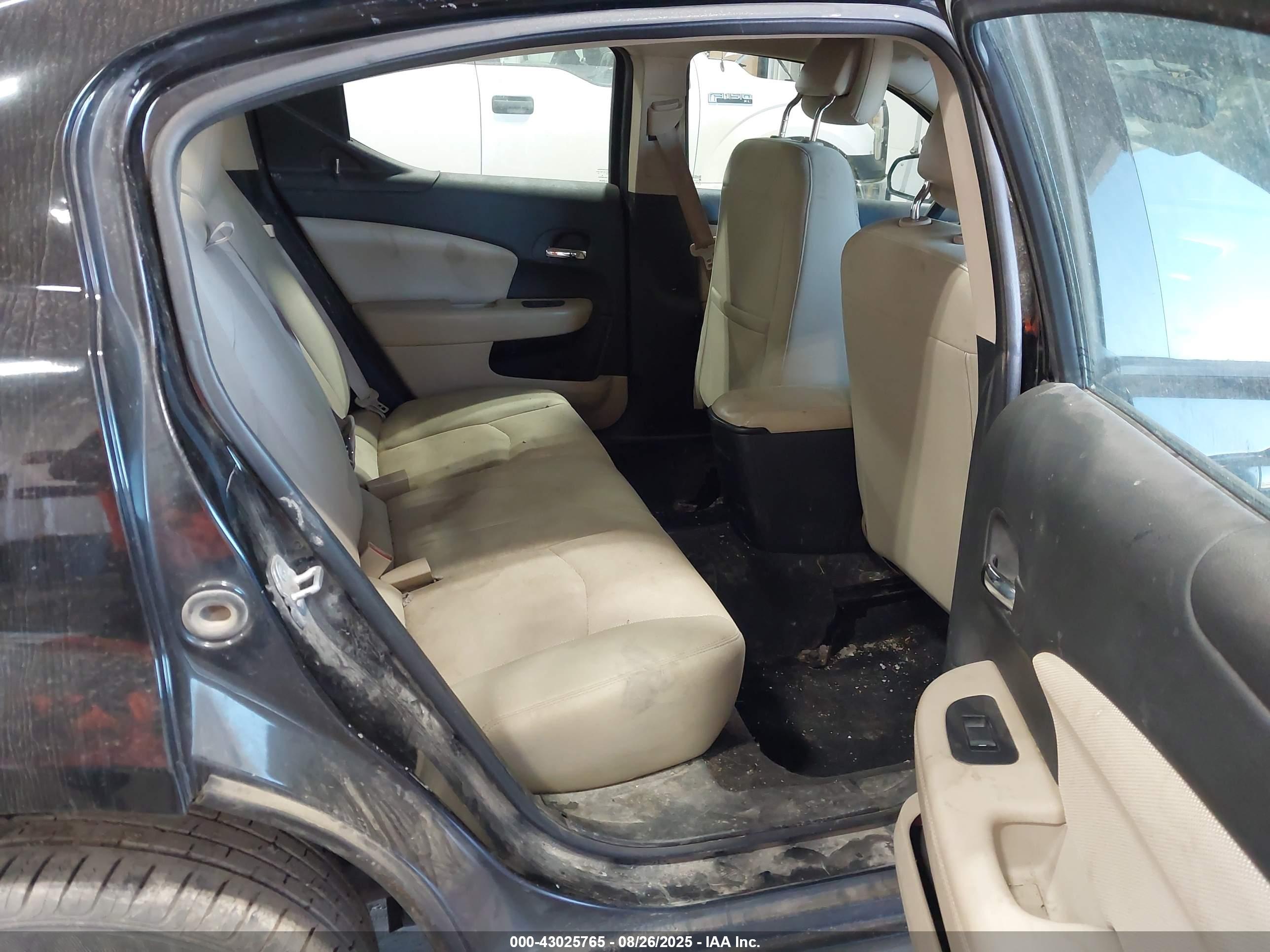 DODGE AVENGER image 8