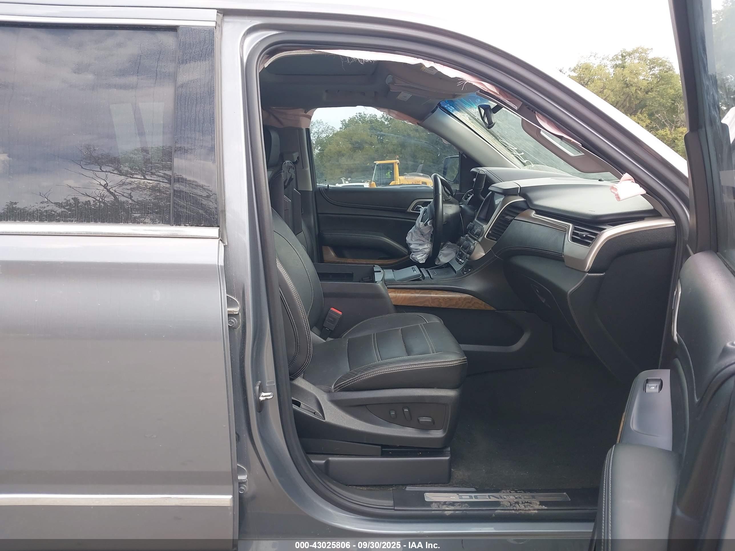 GMC YUKON image 5
