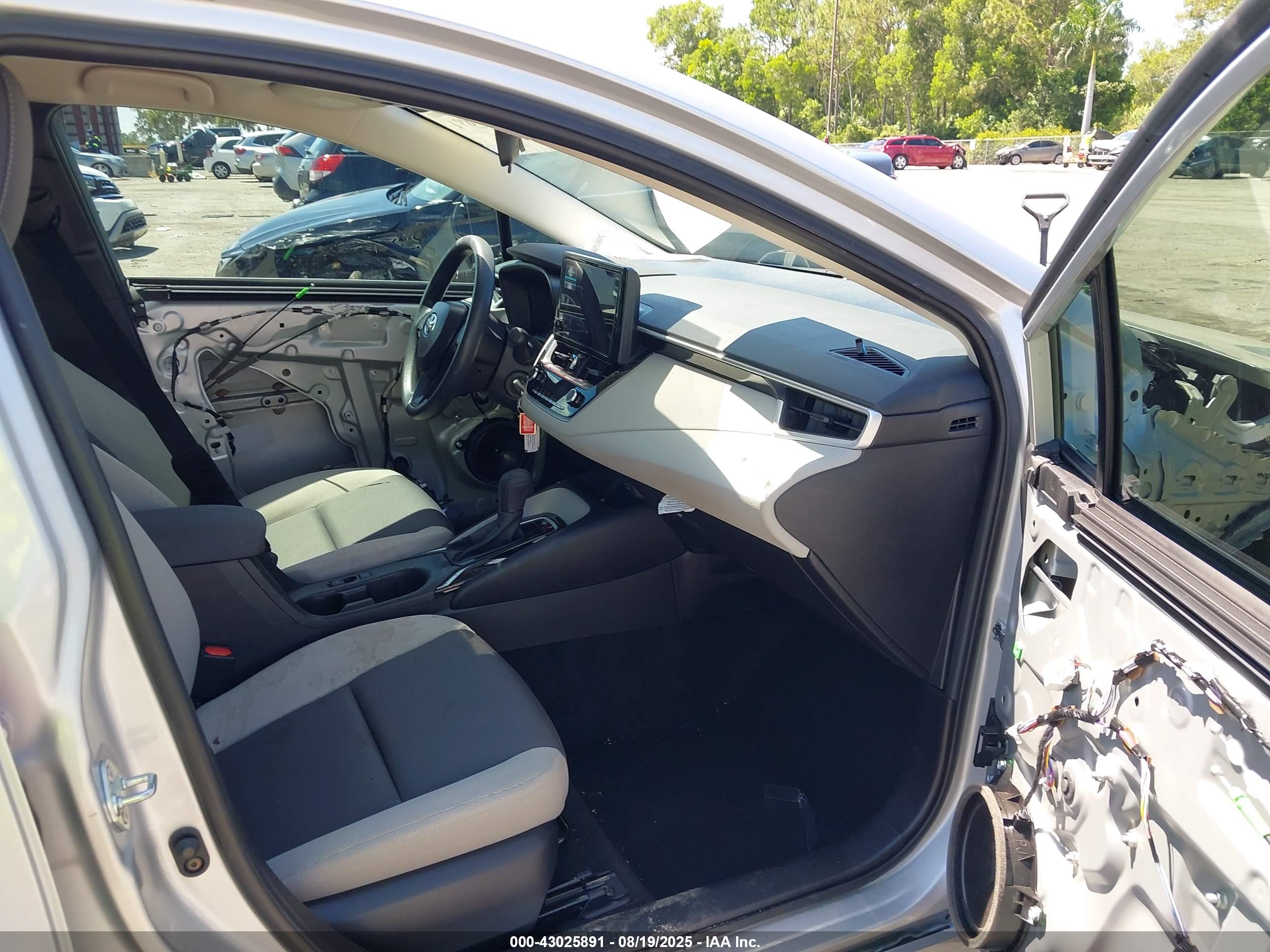 TOYOTA COROLLA image 5