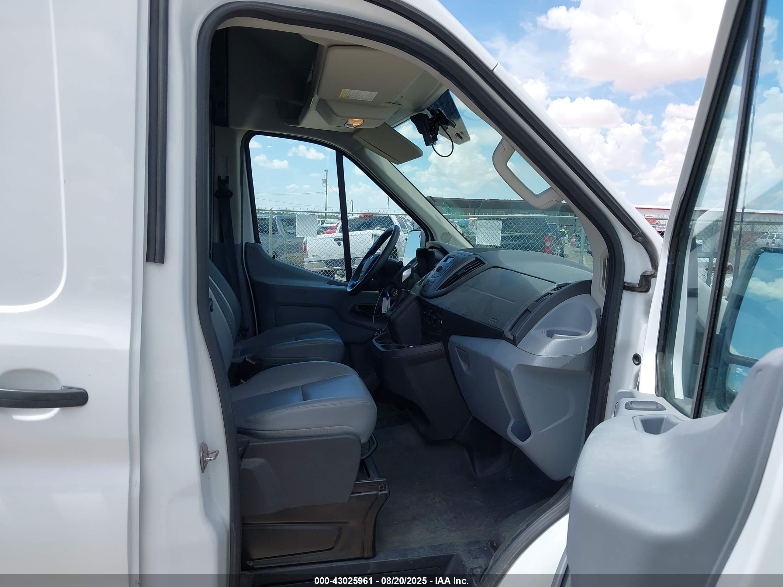 FORD TRANSIT-250 image 5