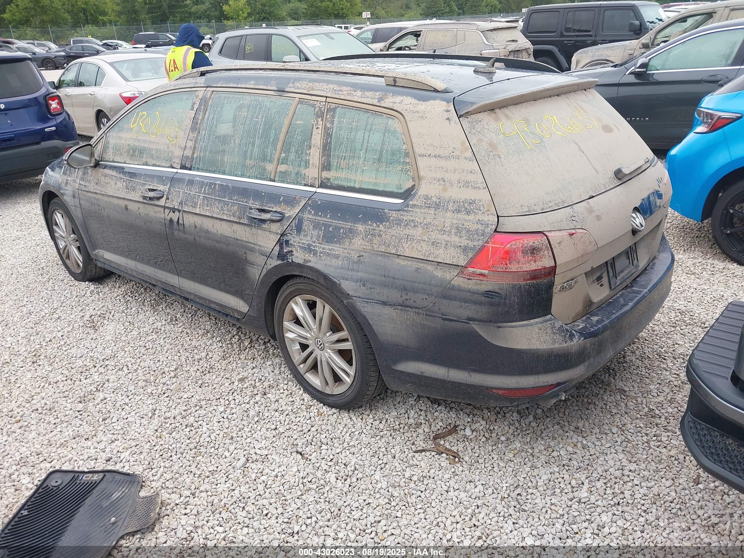 VOLKSWAGEN GOLF image 3