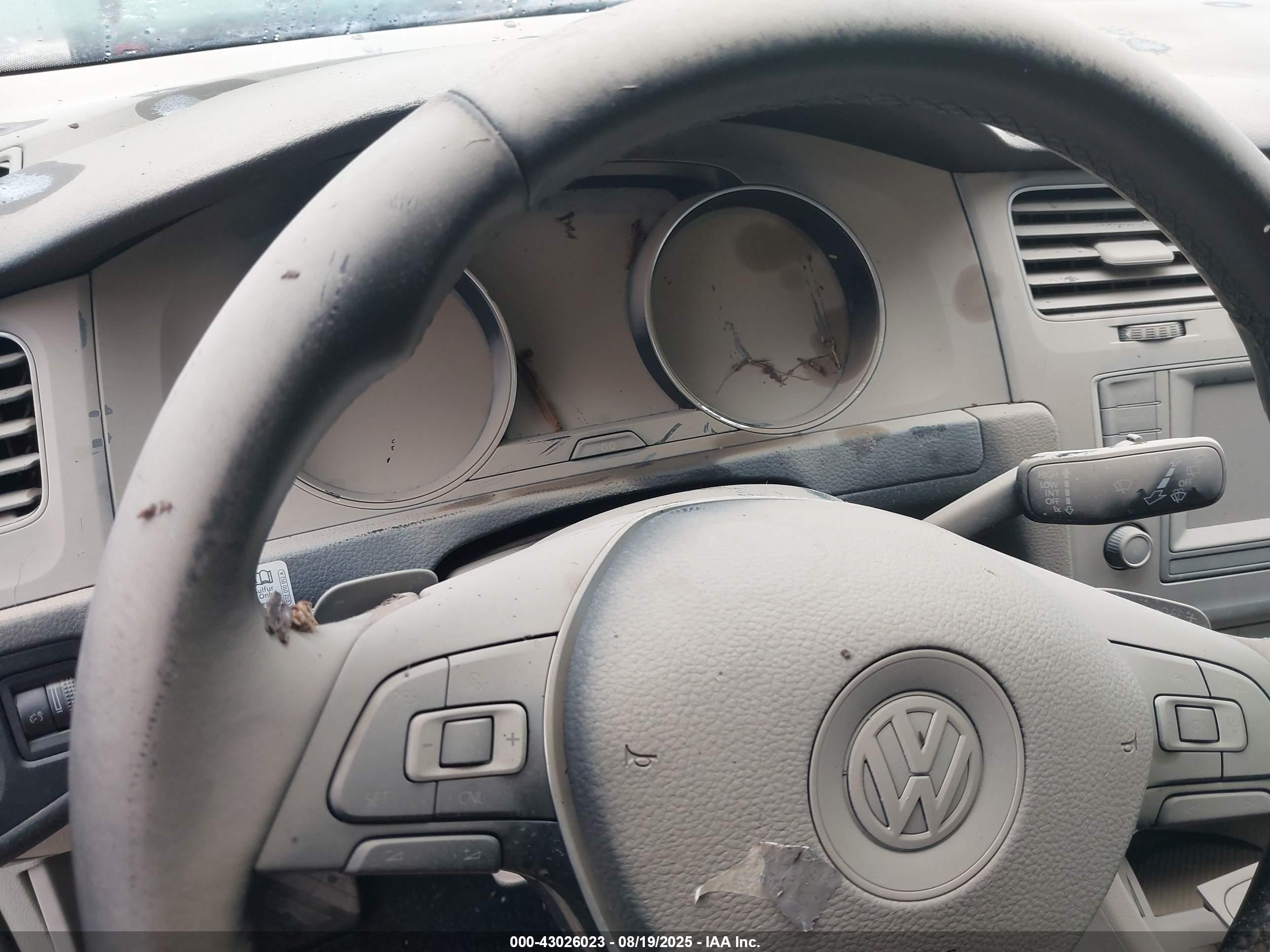 VOLKSWAGEN GOLF image 7