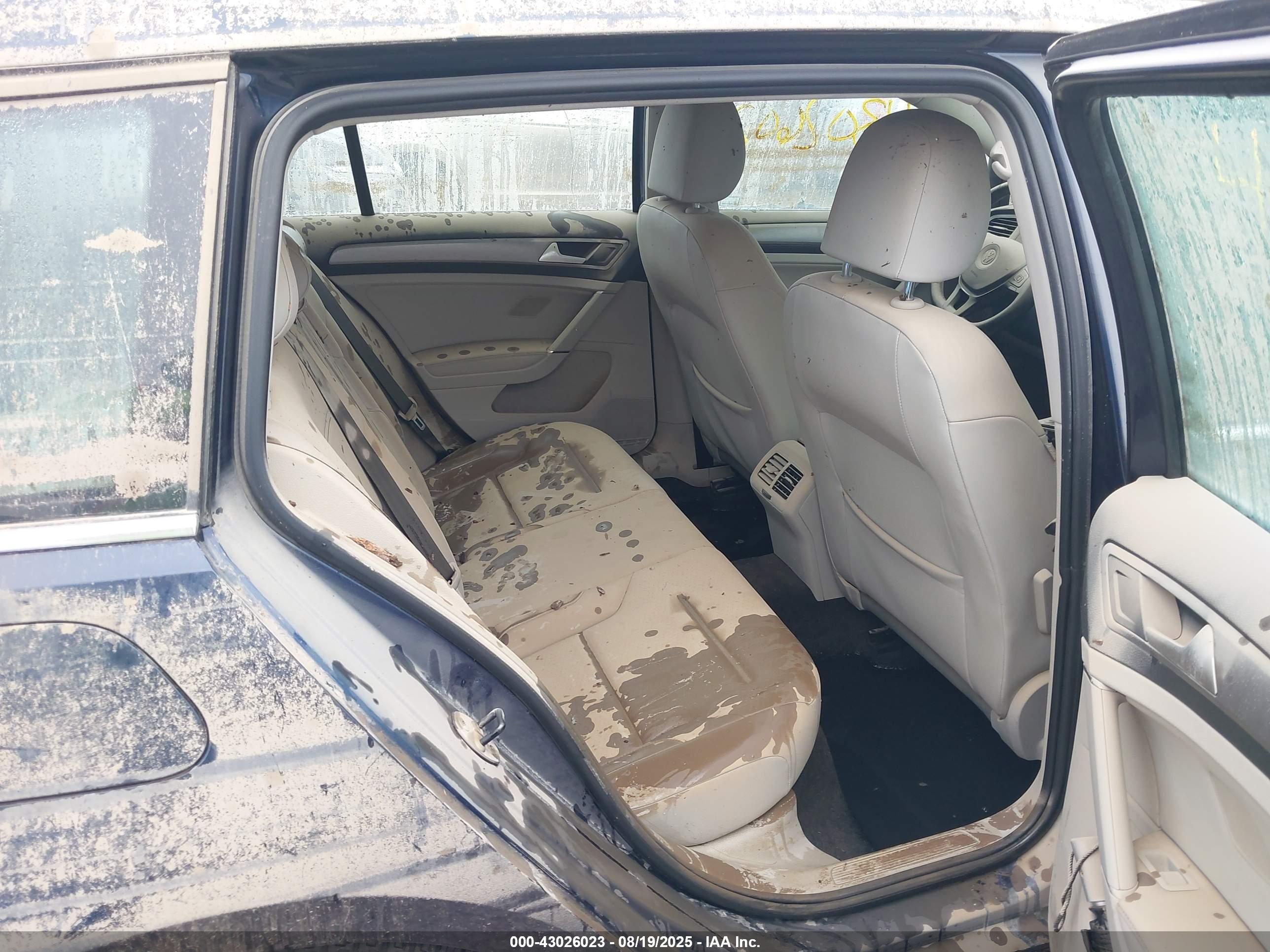 VOLKSWAGEN GOLF image 8