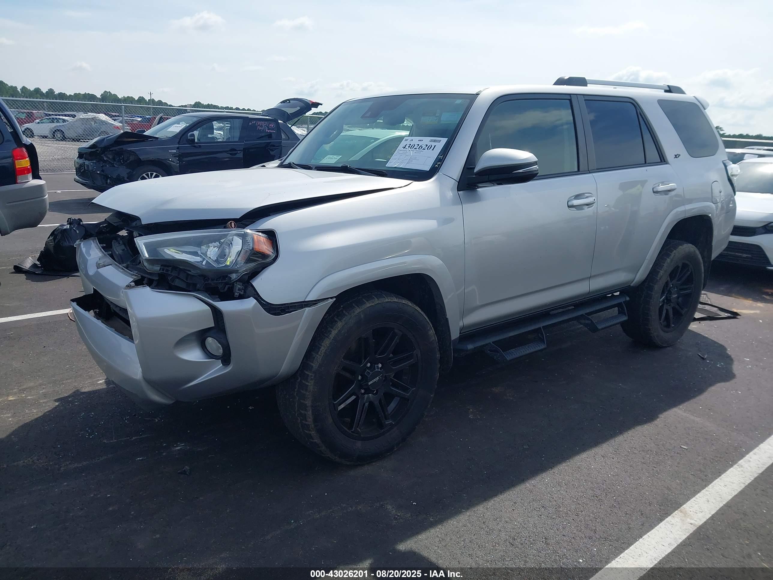 TOYOTA 4RUNNER image 2