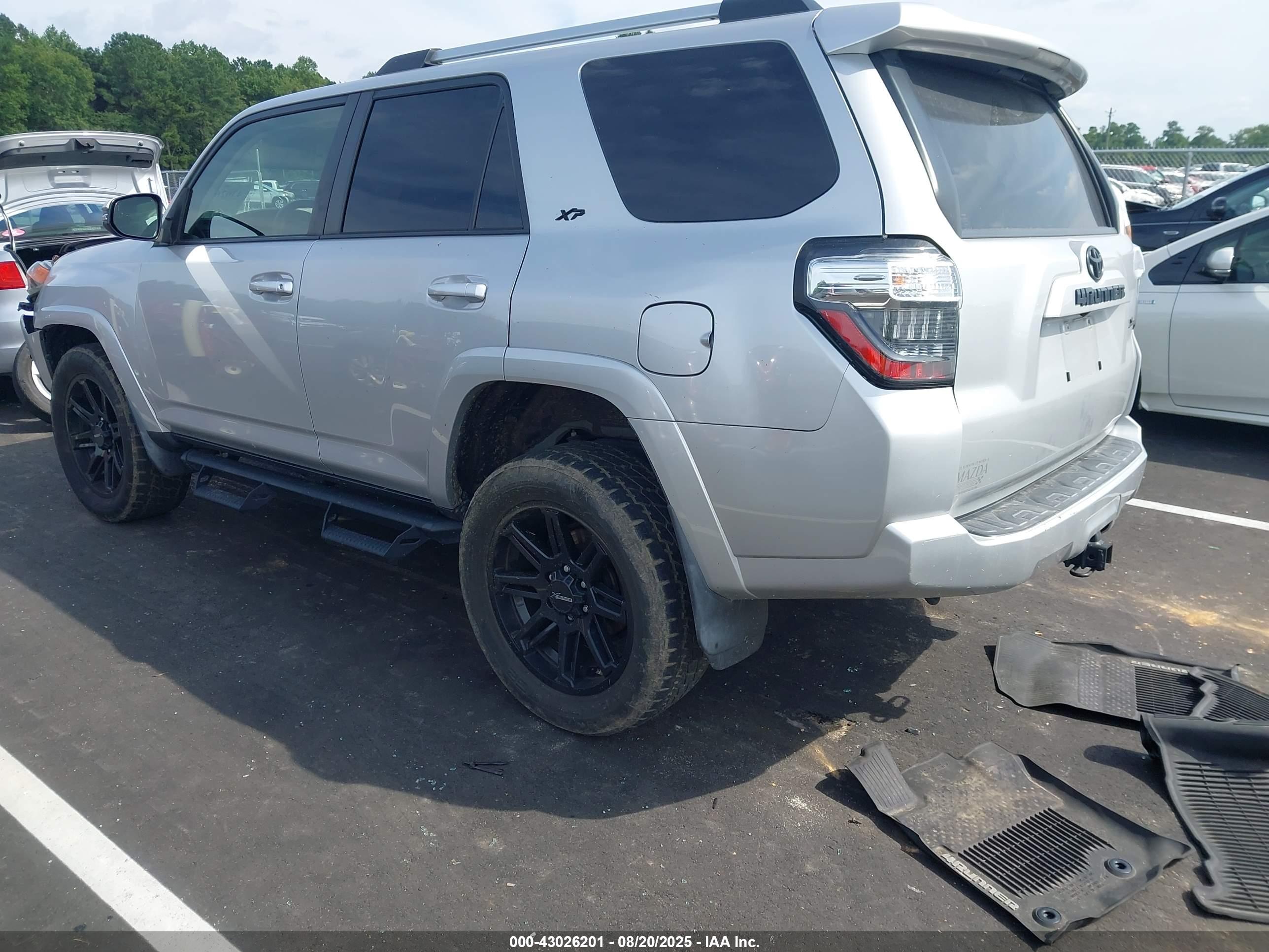 TOYOTA 4RUNNER image 3